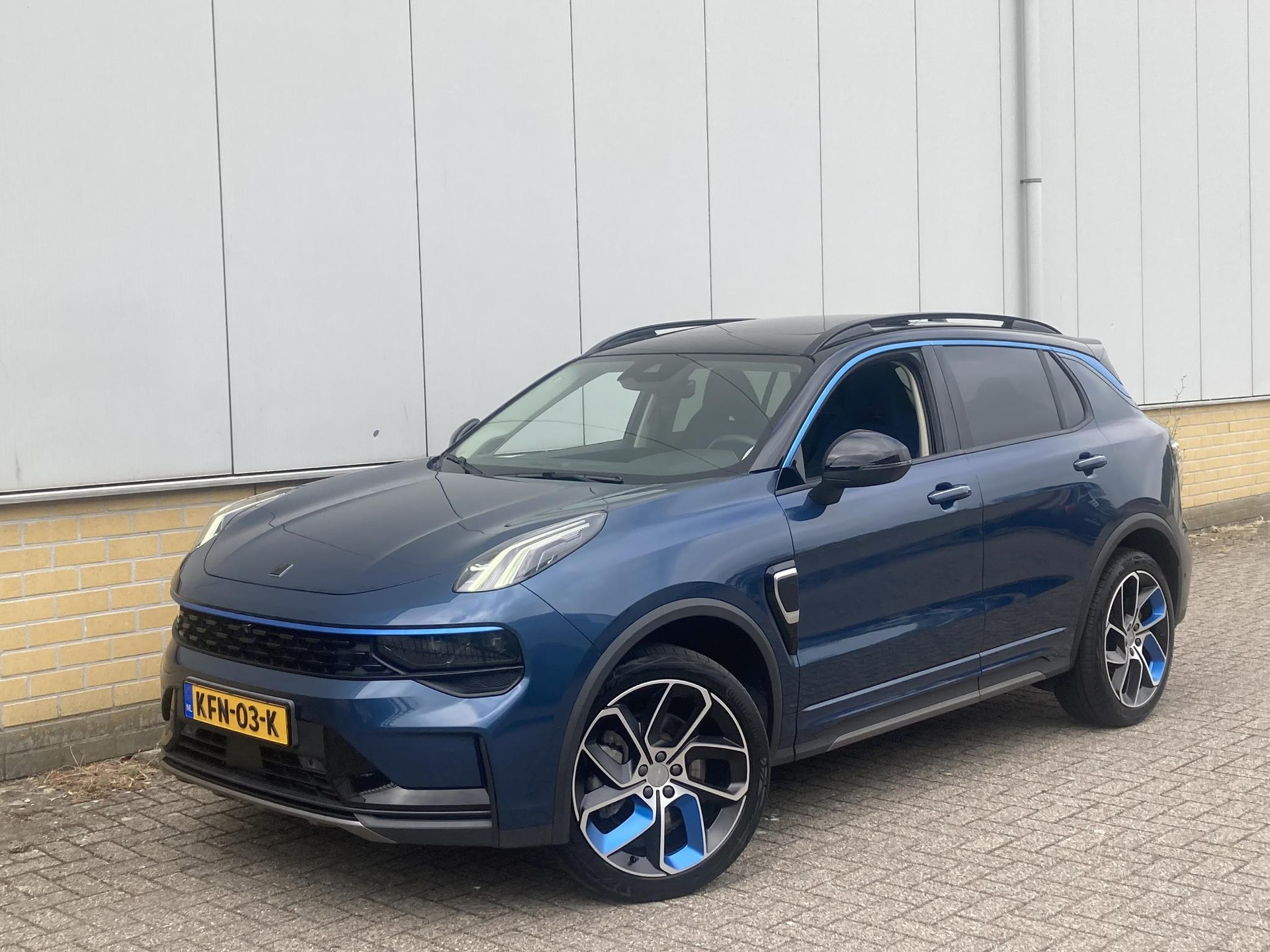 Lynk & Co 01