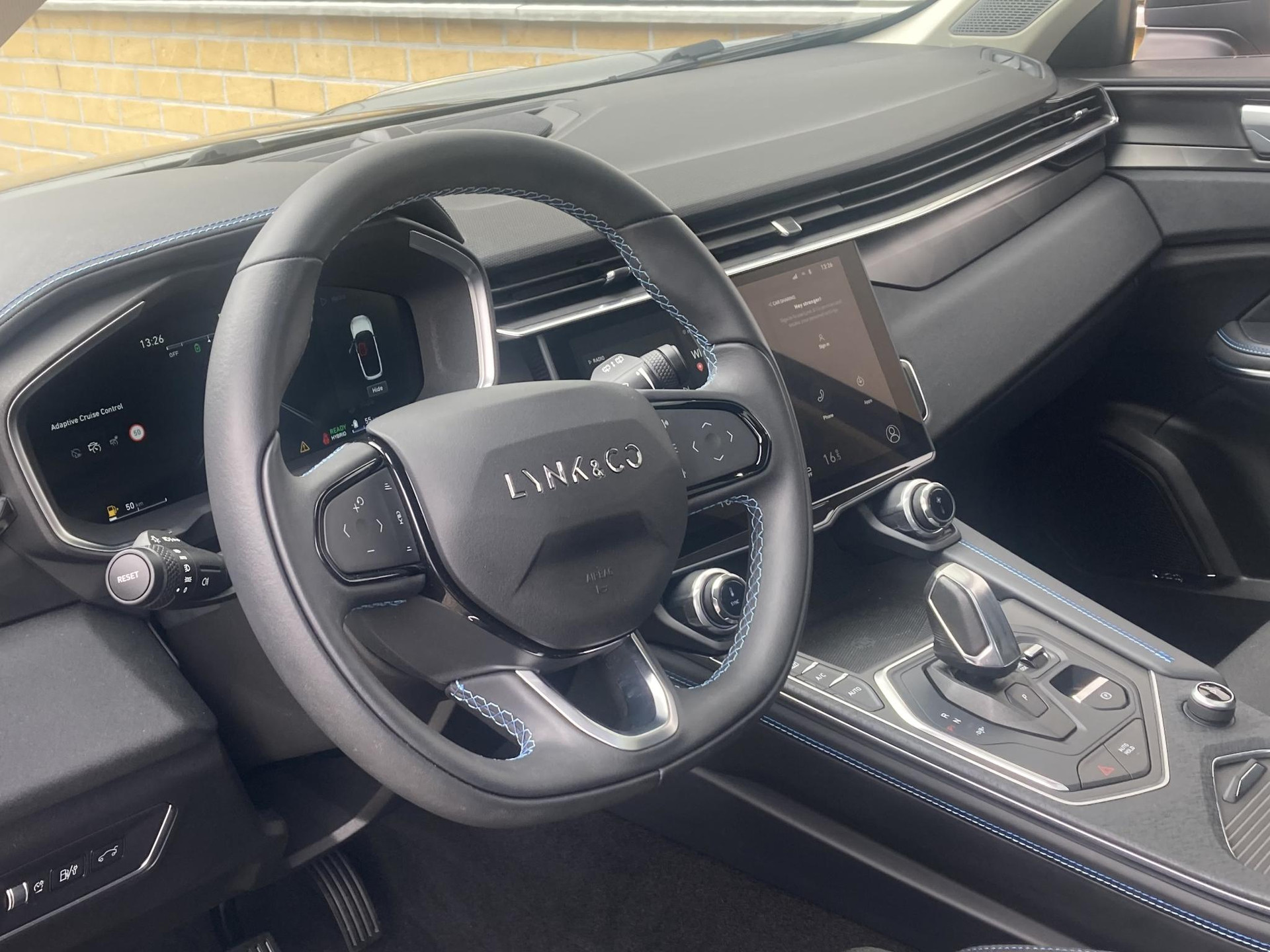 Lynk & Co 01