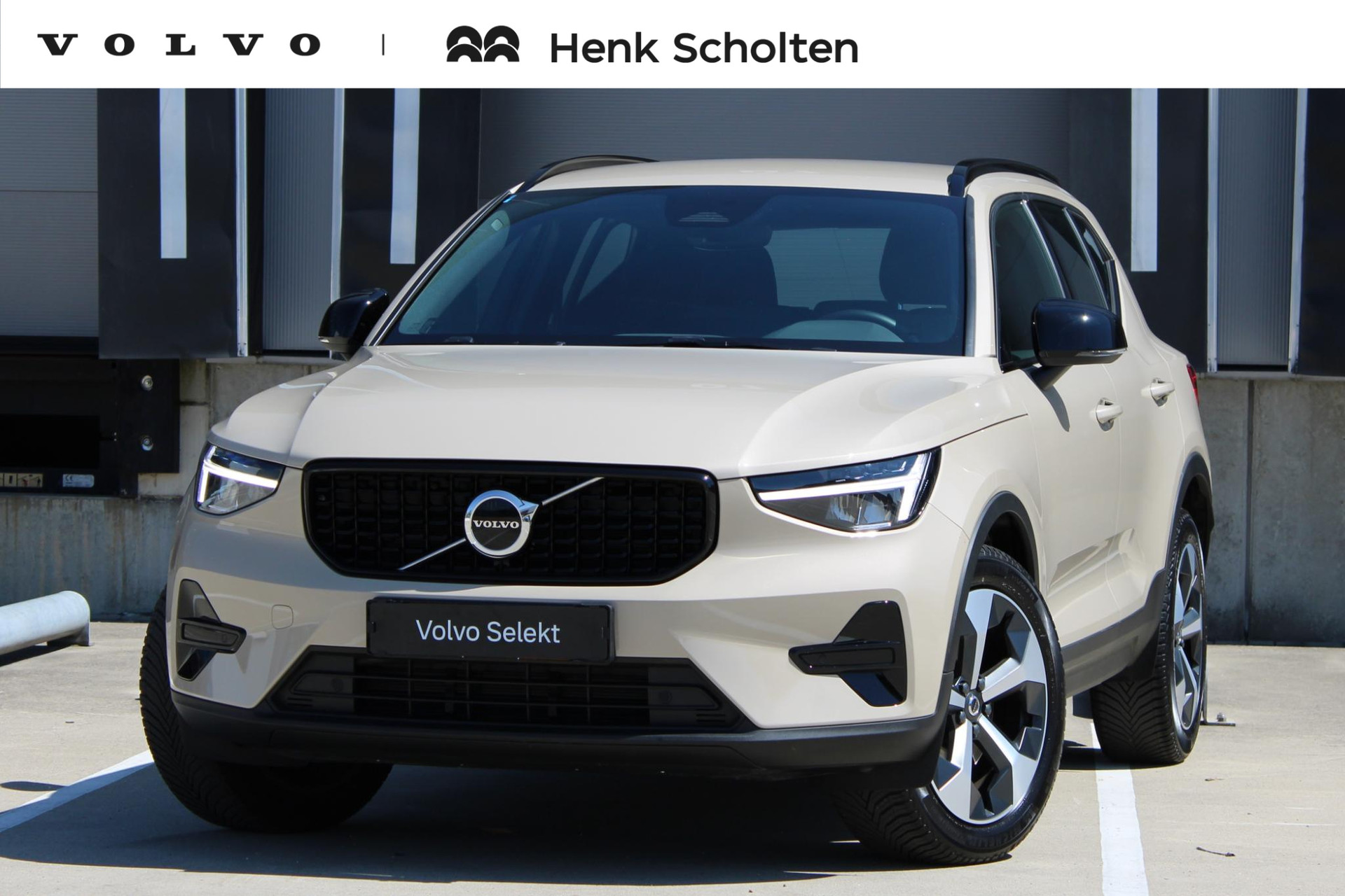 Volvo XC40 B4 Plus Dark 2025, foto 1
