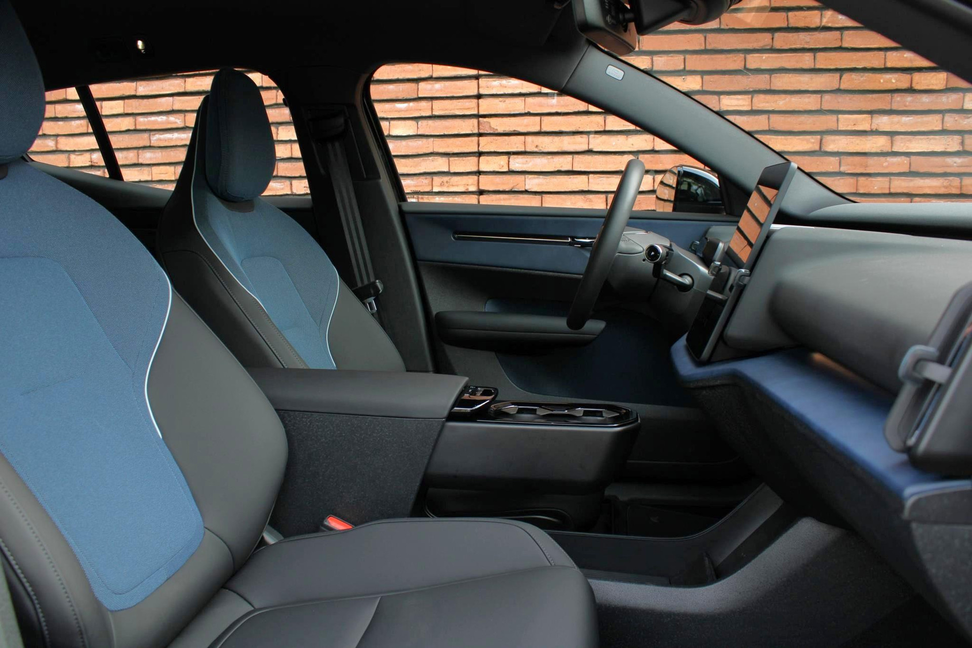 Volvo EX30
