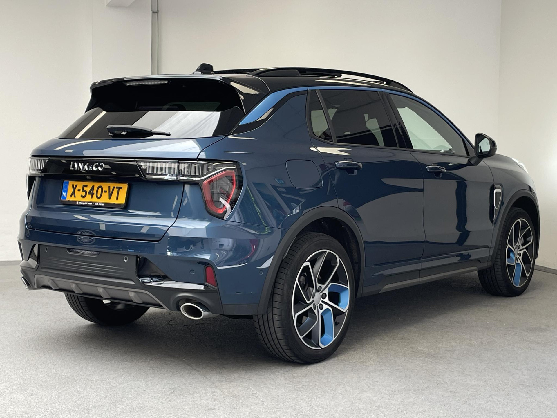 Lynk & Co 01