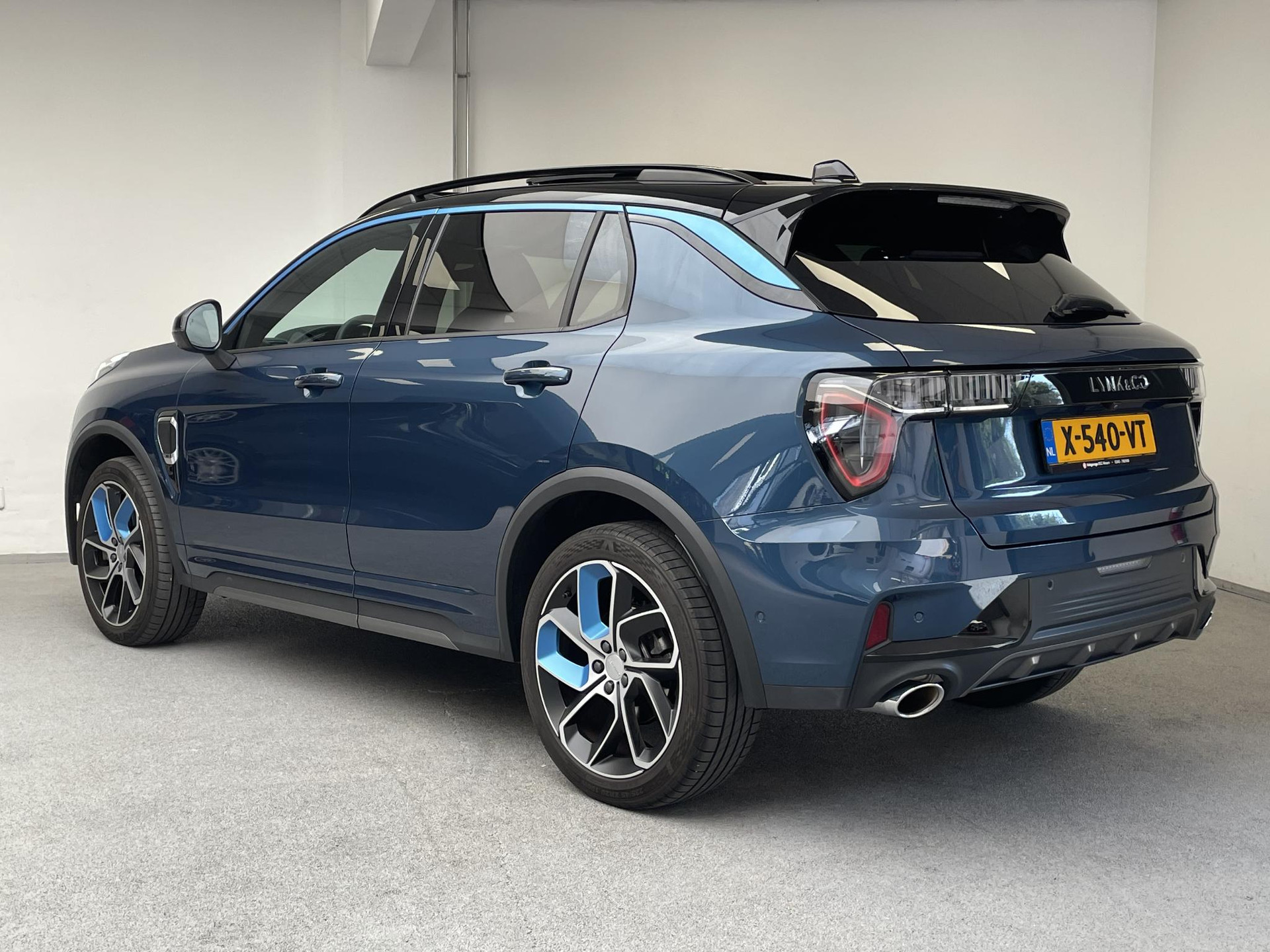 Lynk & Co 01