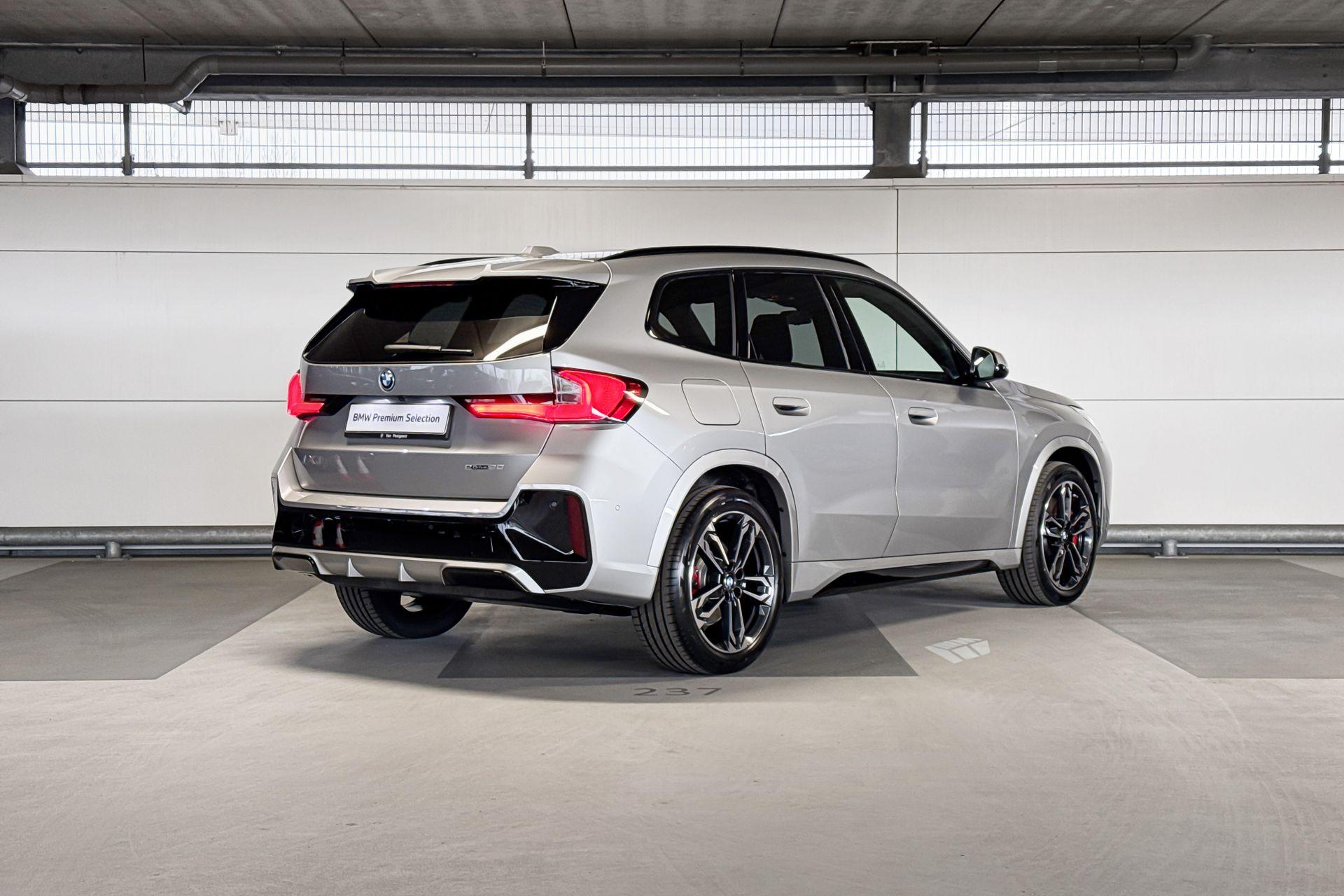BMW iX1