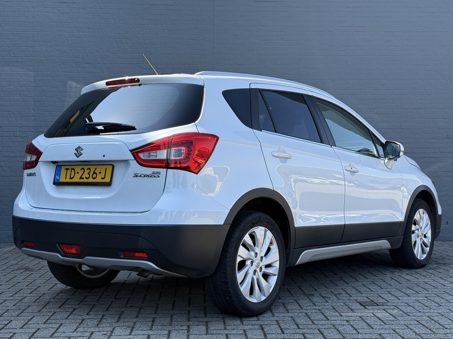 Suzuki S-Cross