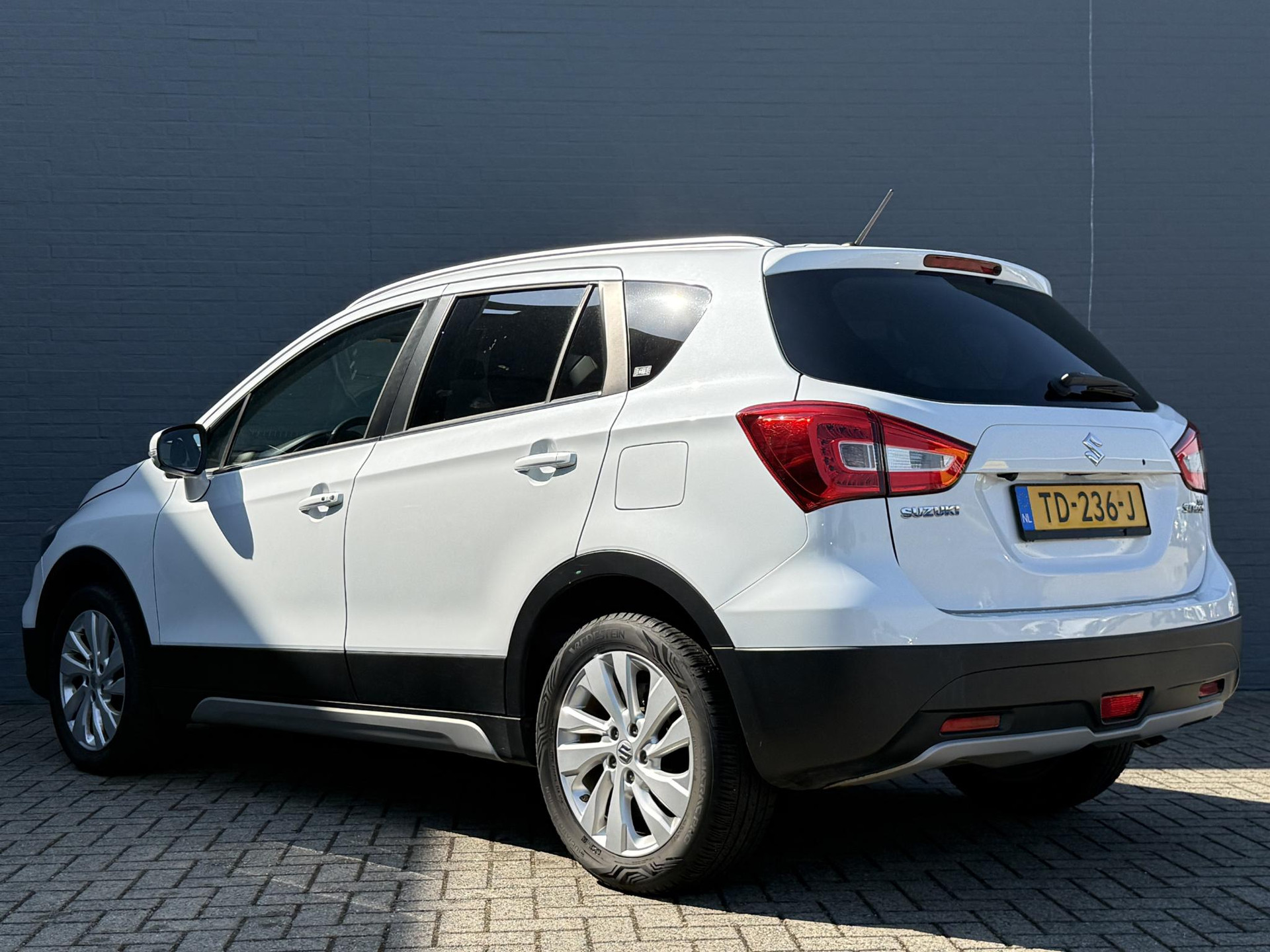 Suzuki S-Cross