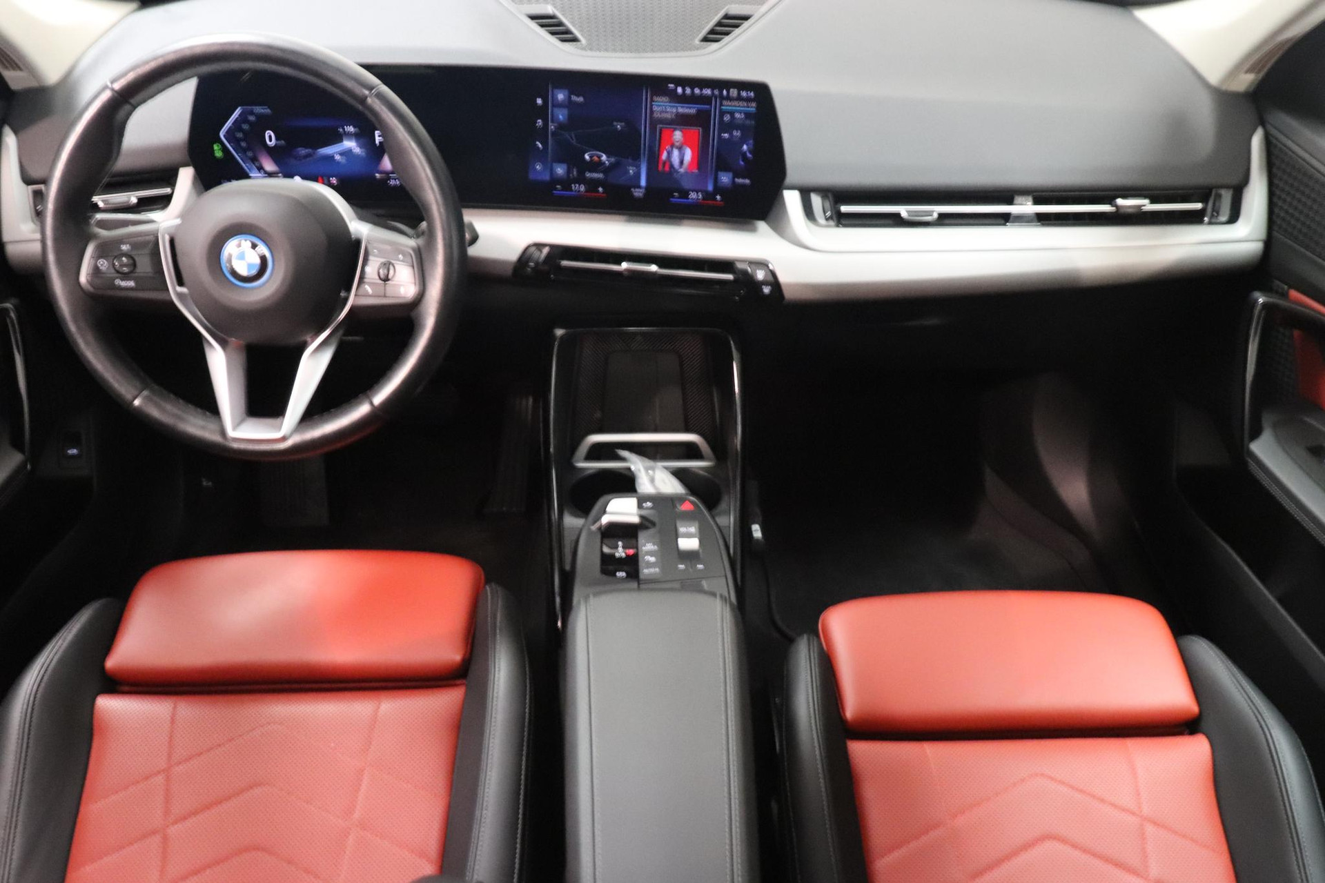 BMW iX1