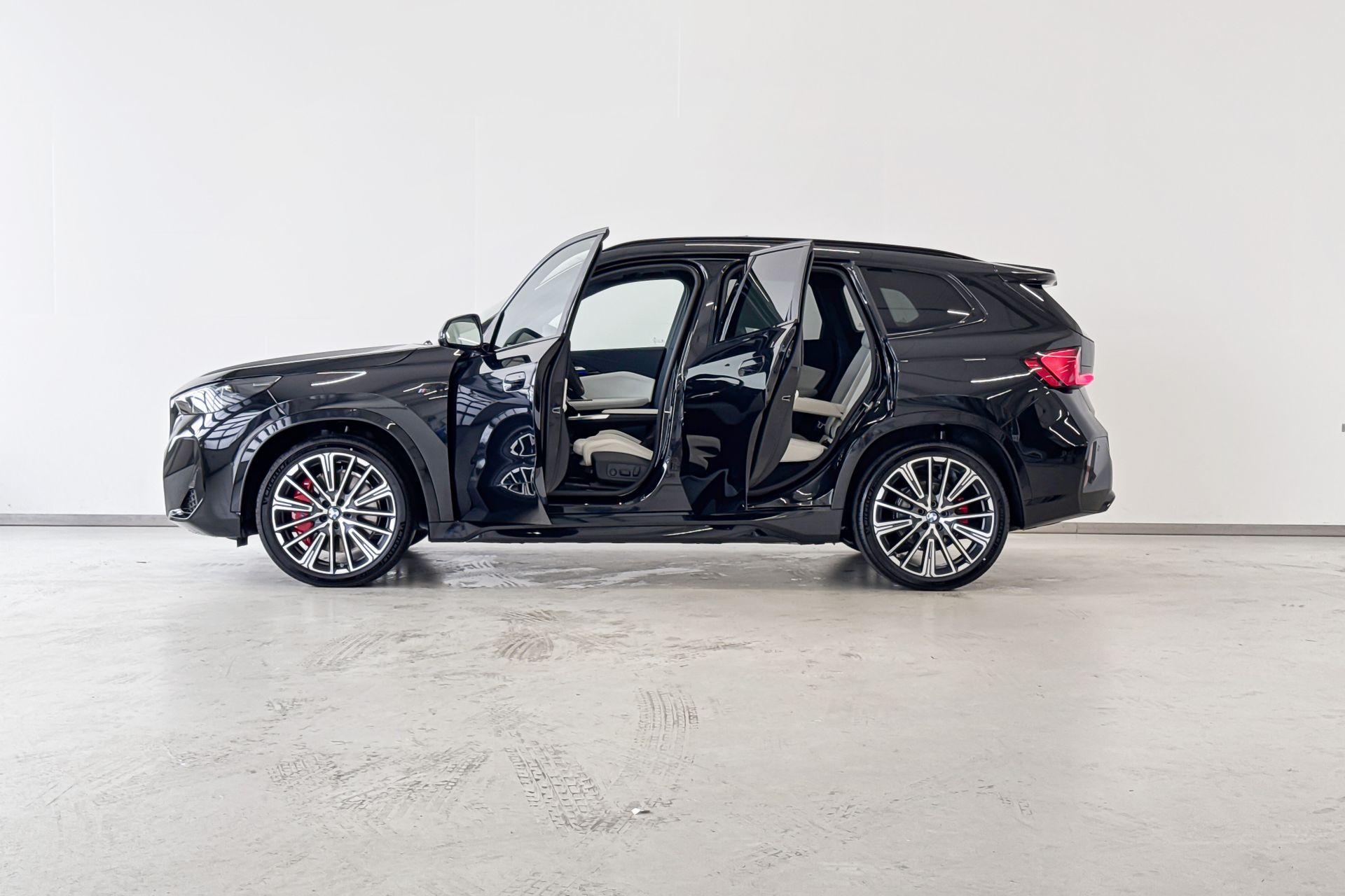 BMW iX1