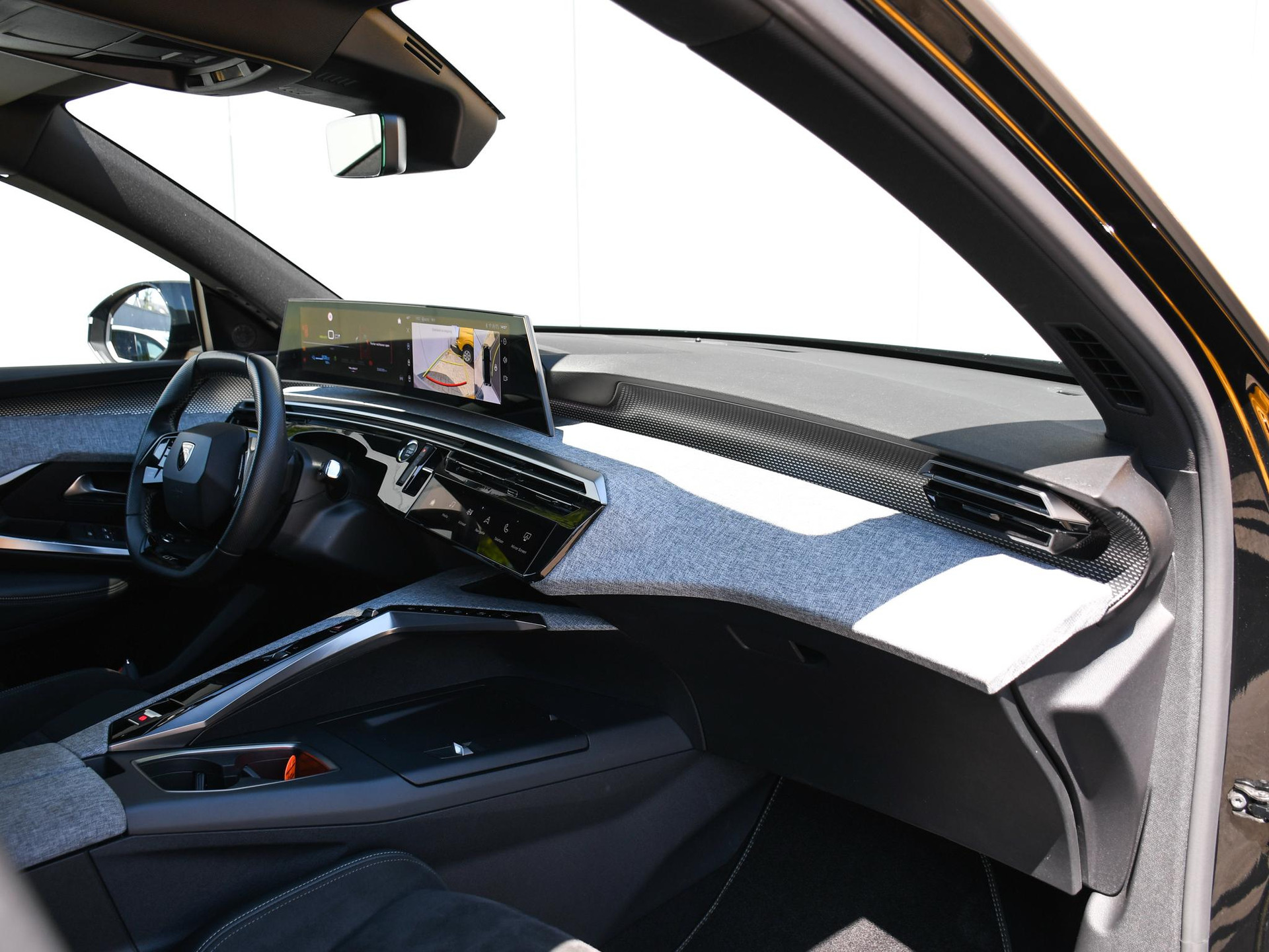 Peugeot e-3008