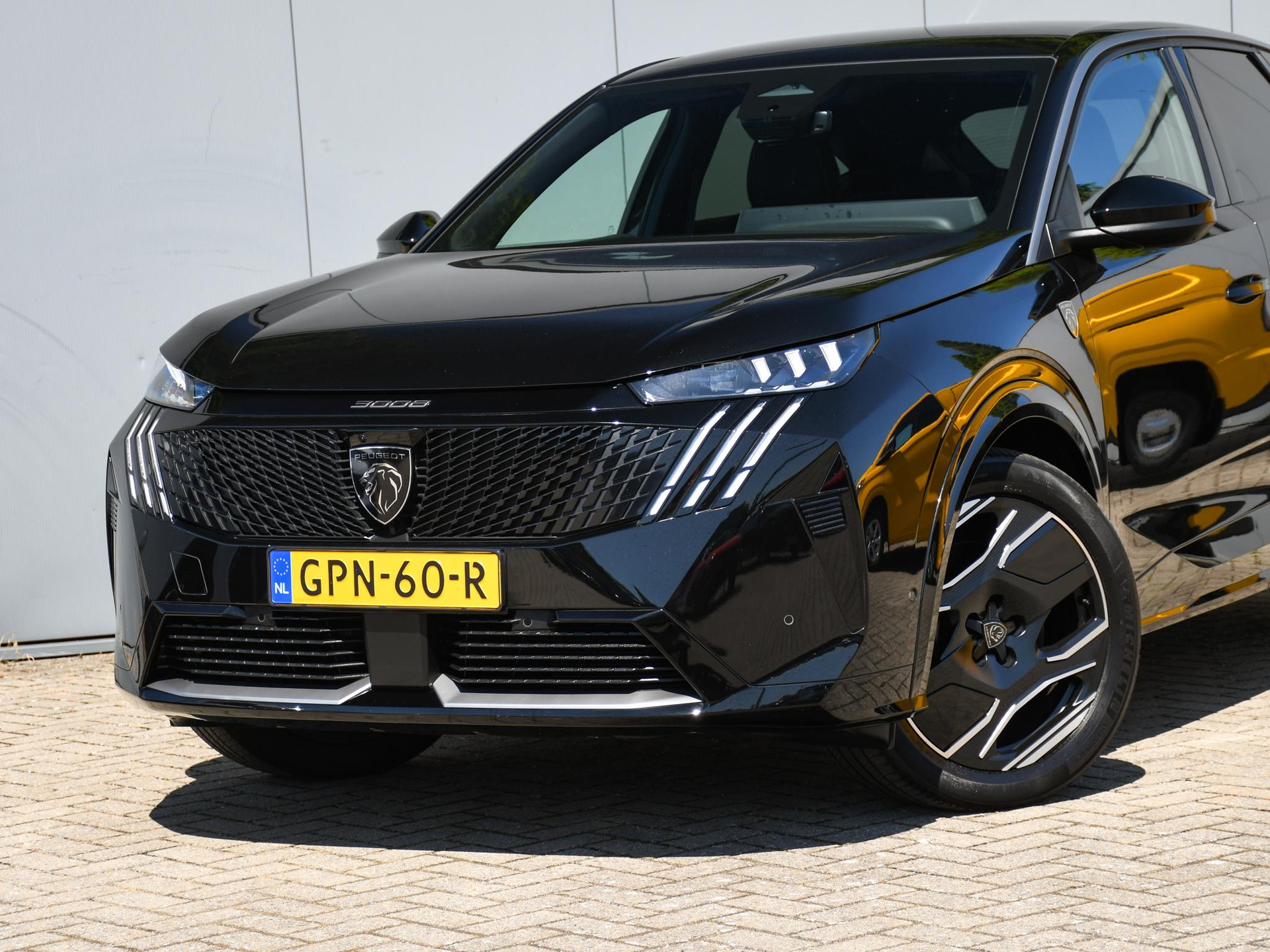 Peugeot e-3008
