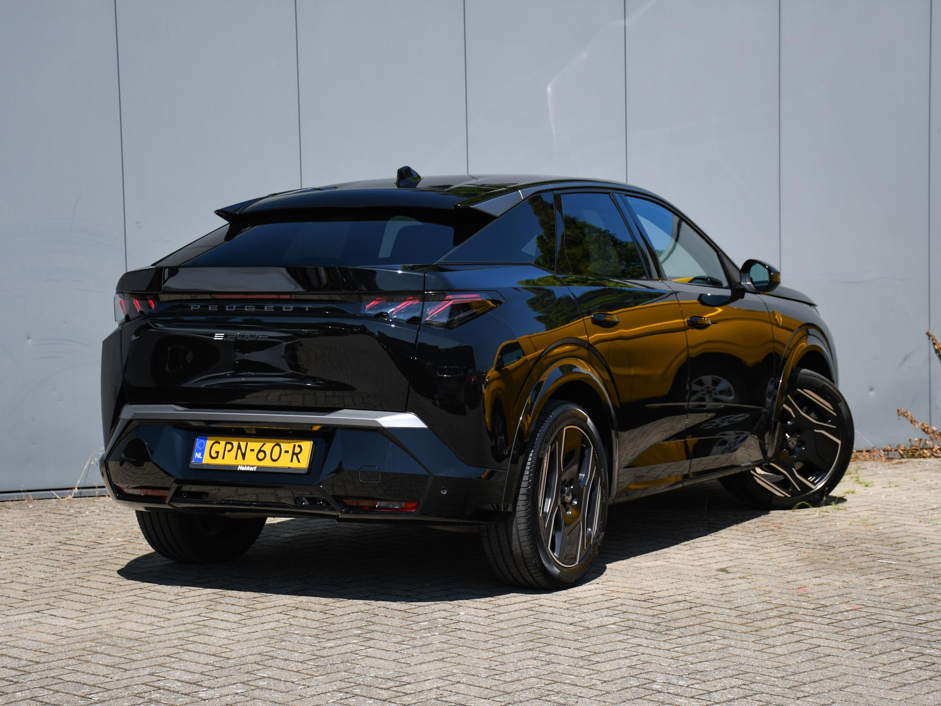 Peugeot e-3008