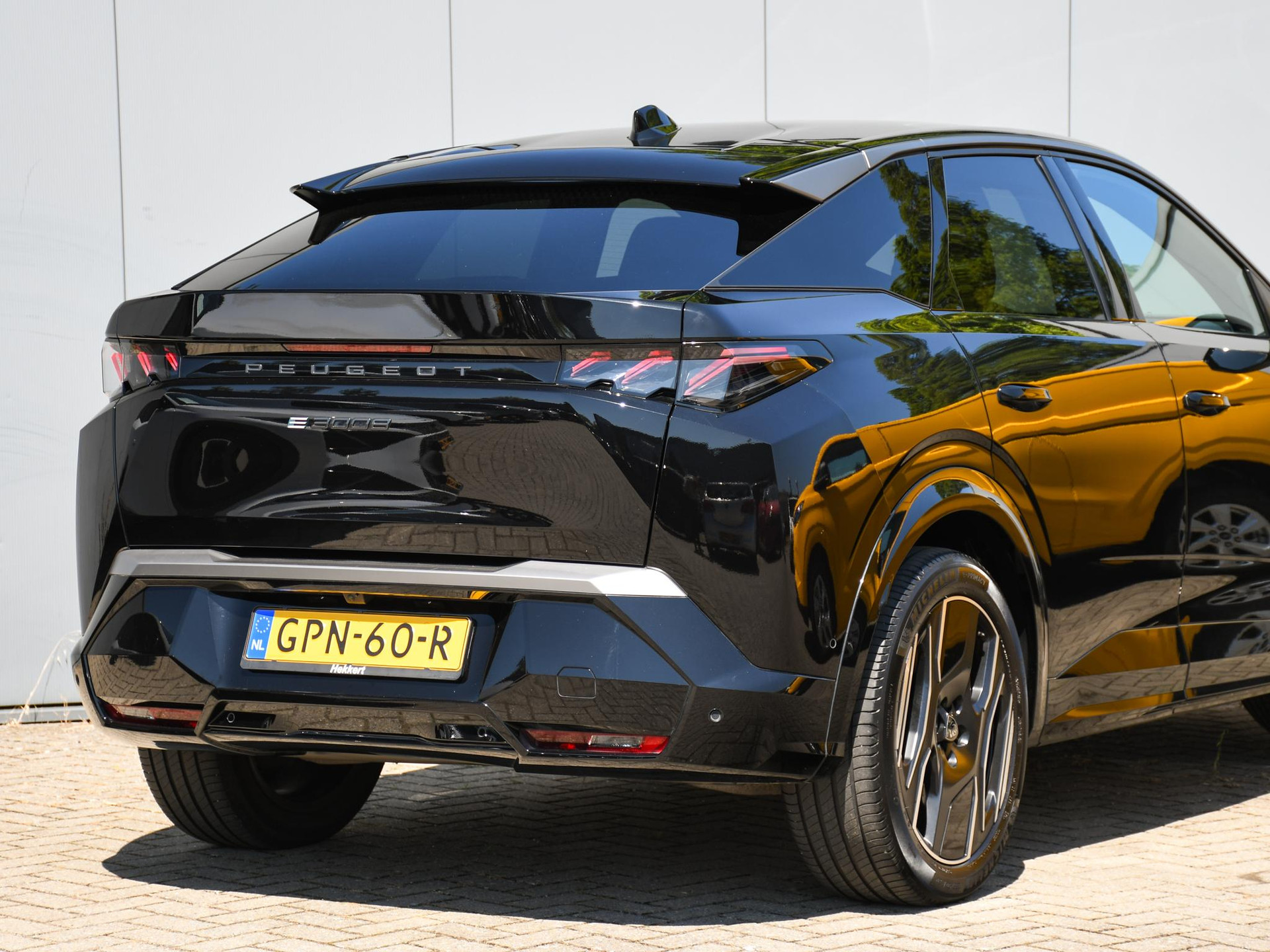 Peugeot e-3008
