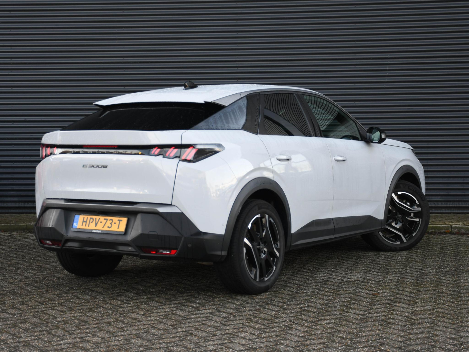 Peugeot e-3008
