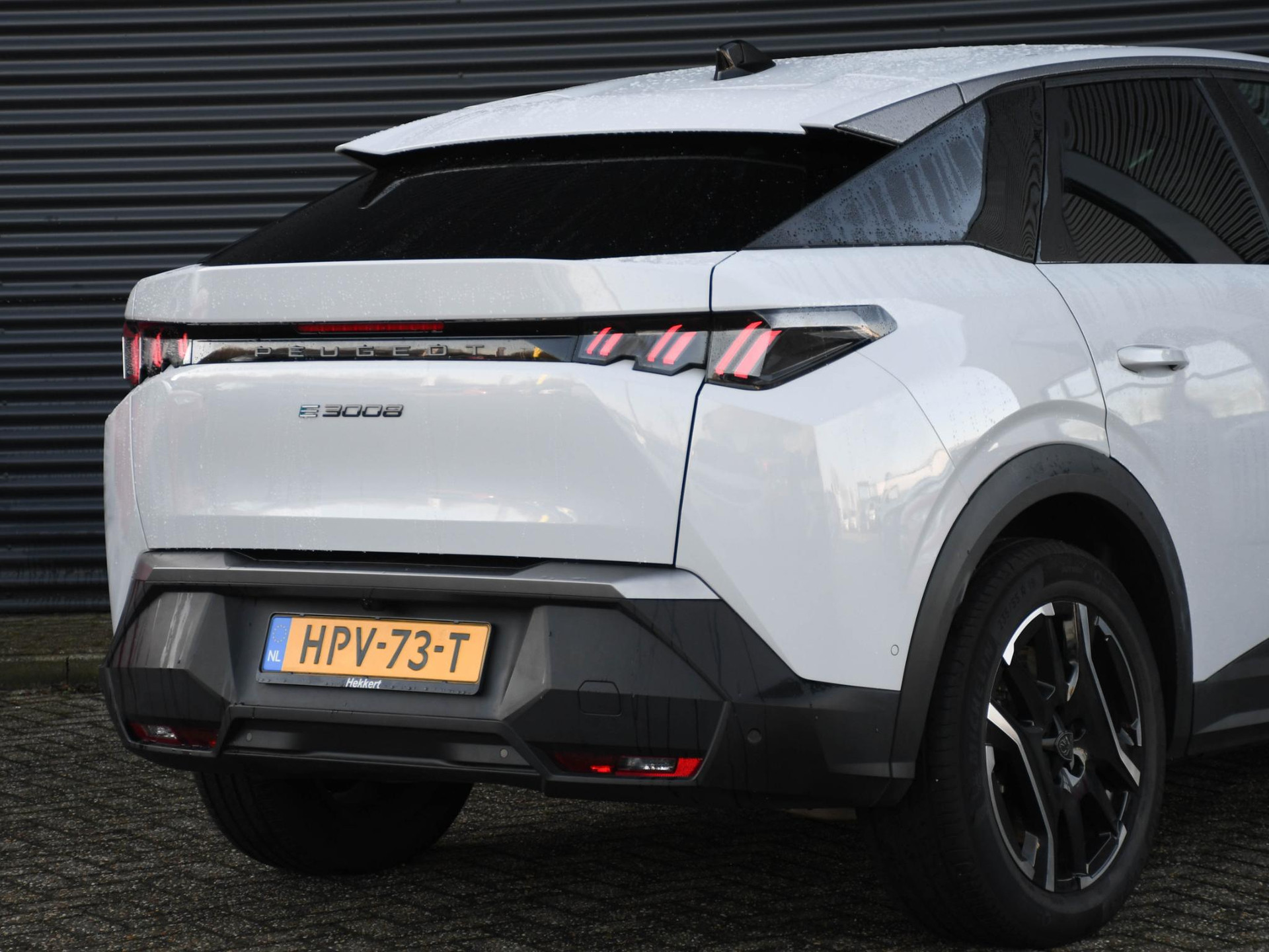 Peugeot e-3008