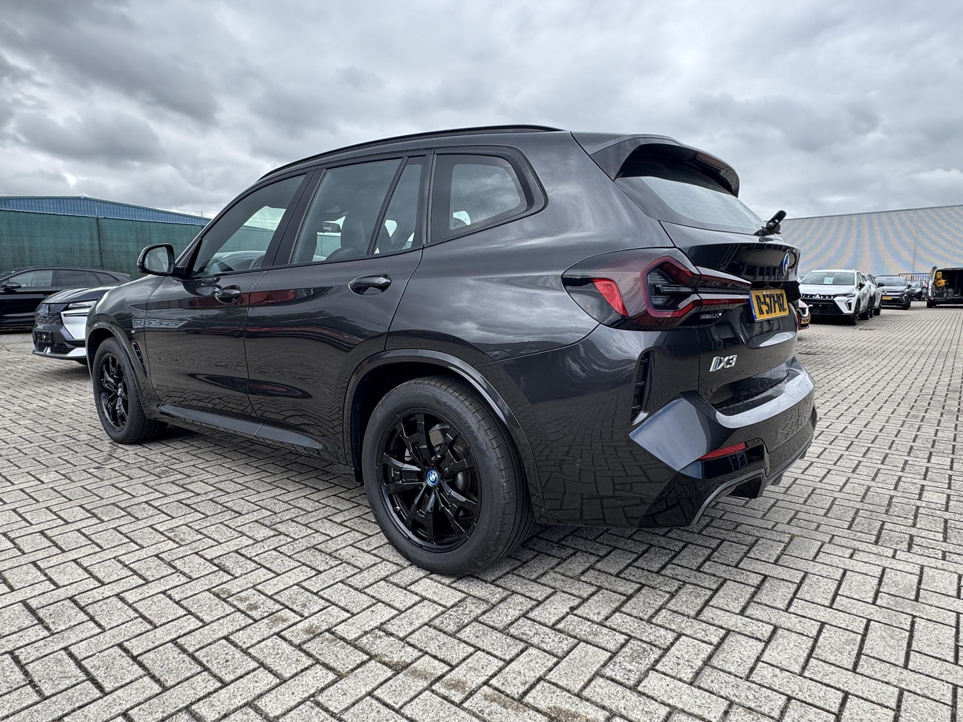 BMW iX3