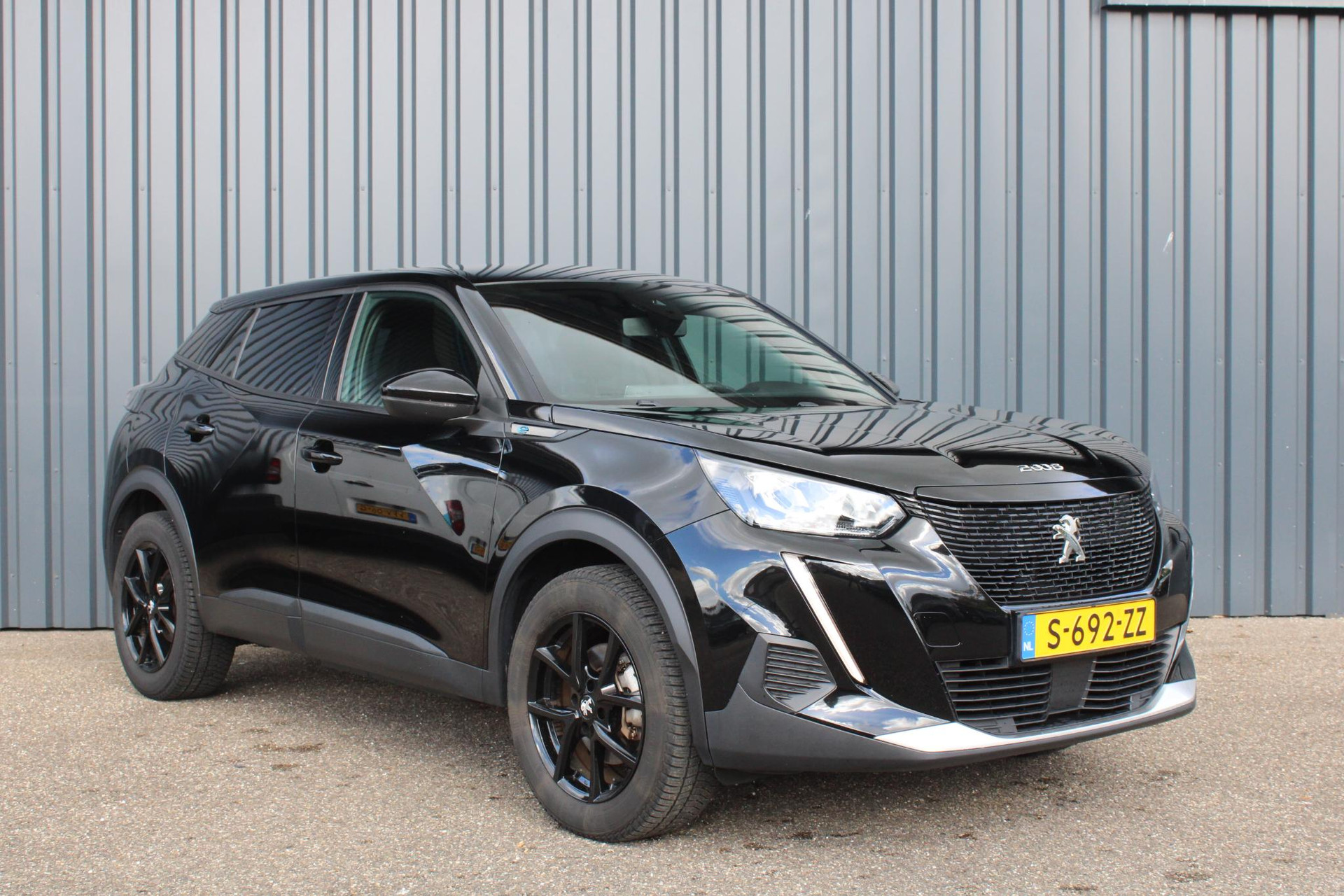 Peugeot e-2008