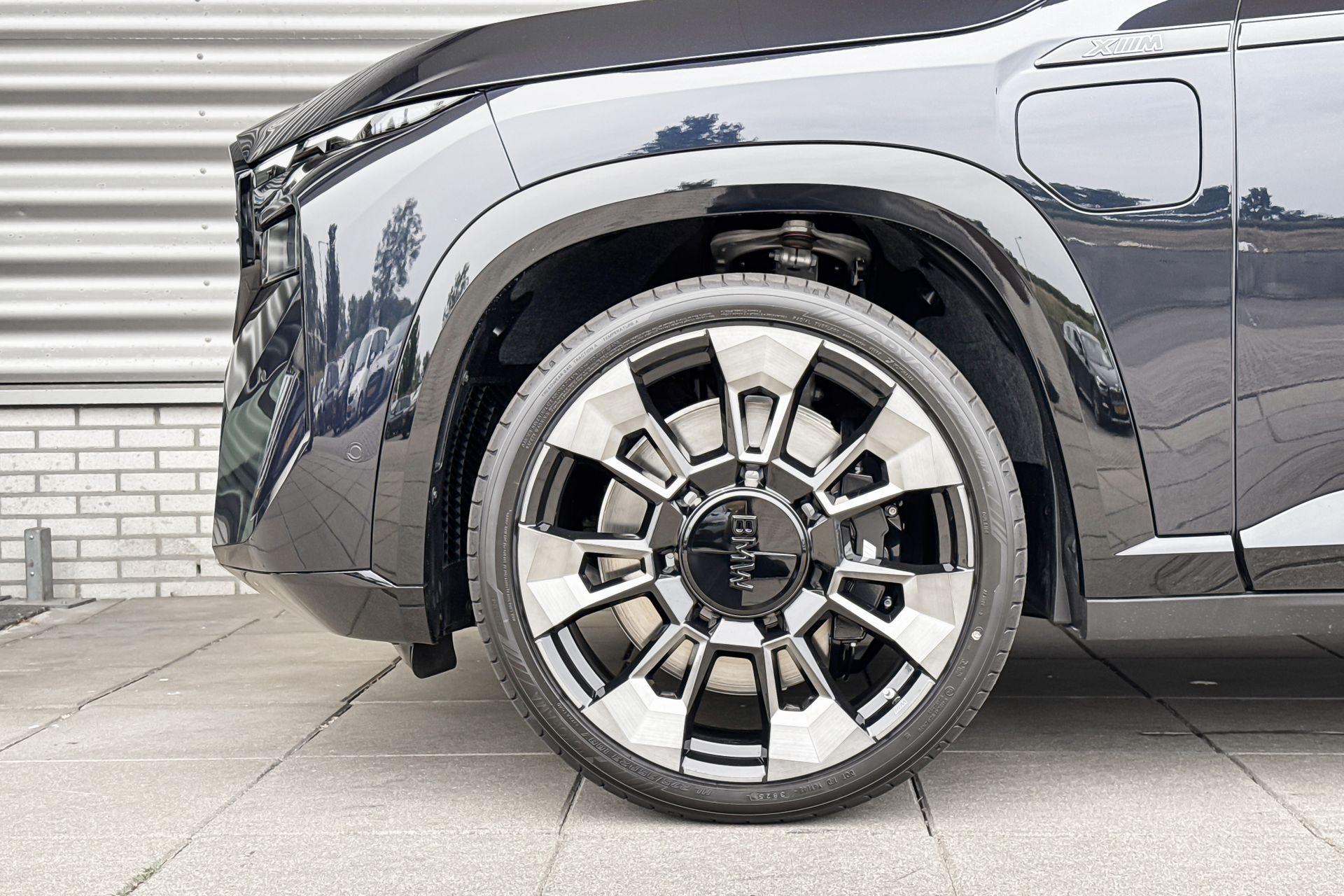 BMW XM