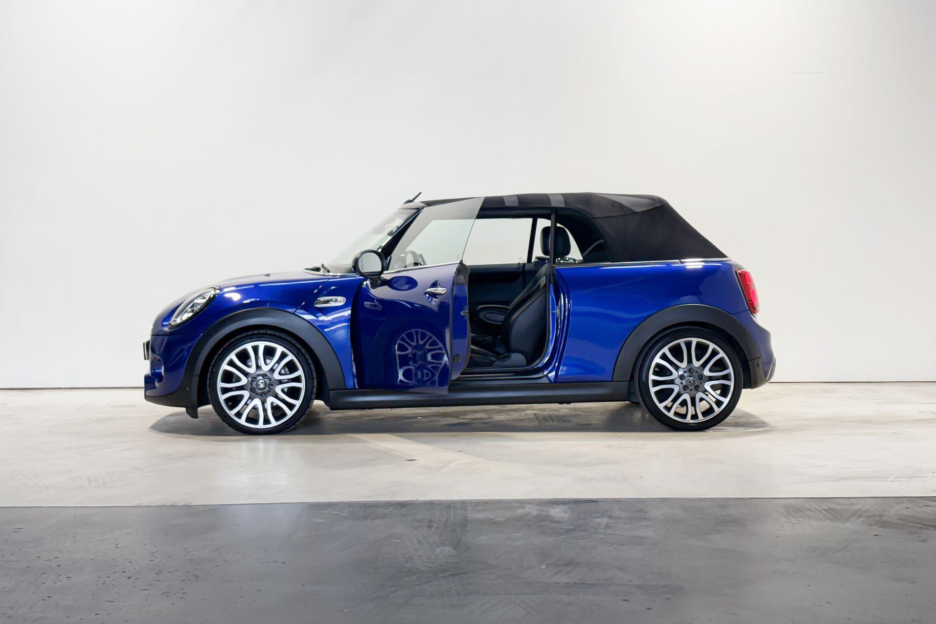MINI Cooper Cabrio