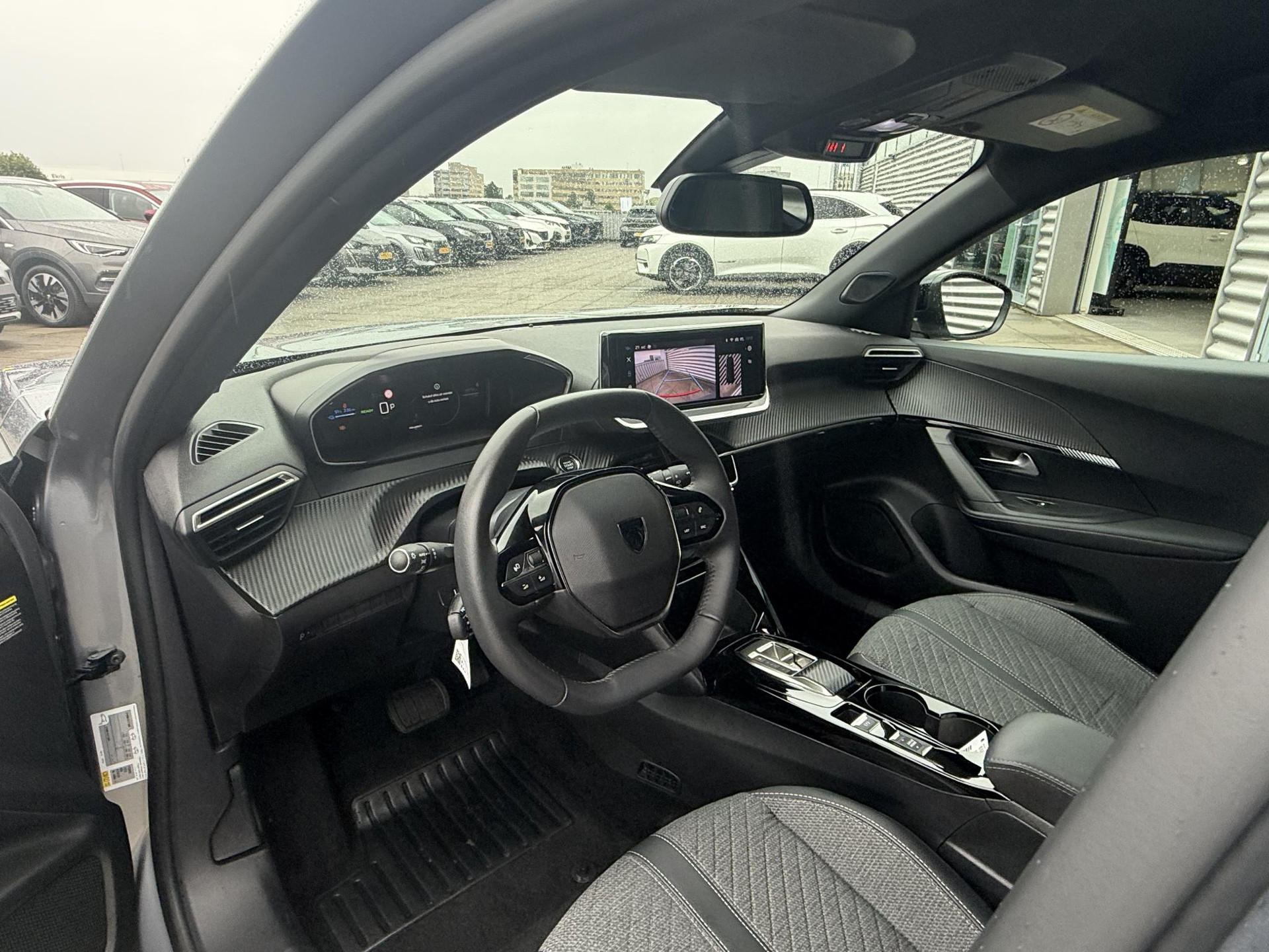 Peugeot e-2008