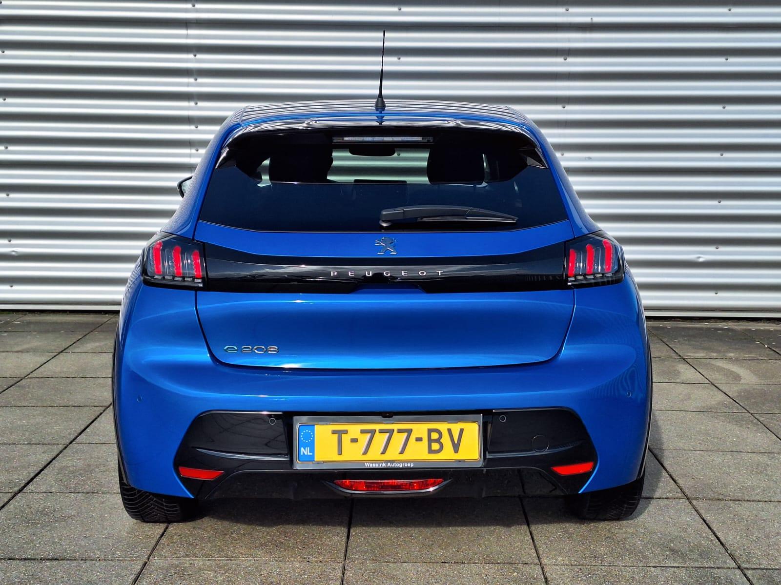 Peugeot e-208