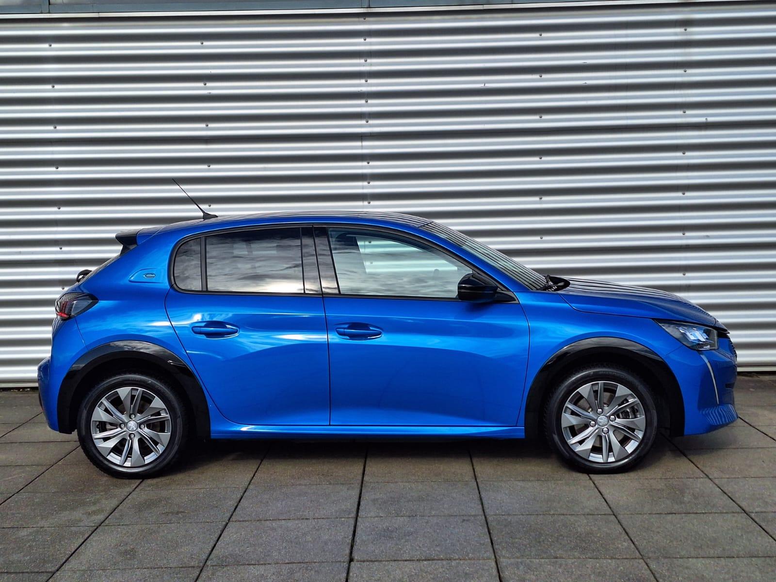 Peugeot e-208