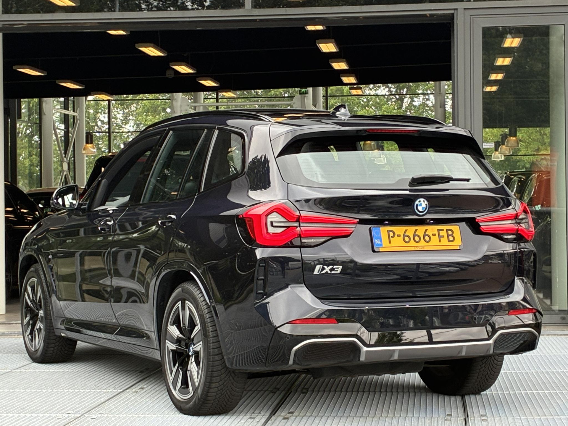 BMW iX3