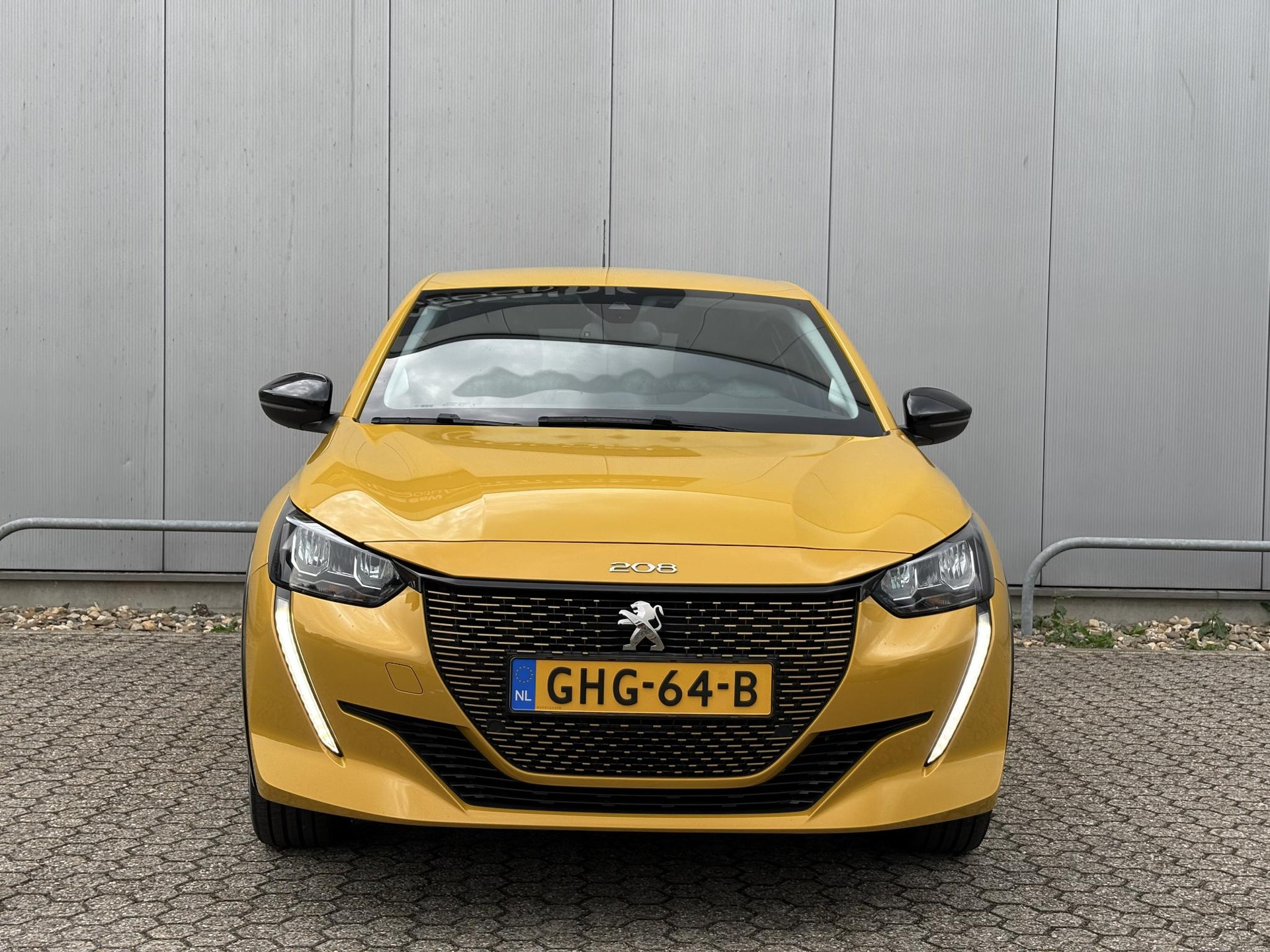 Peugeot e-208