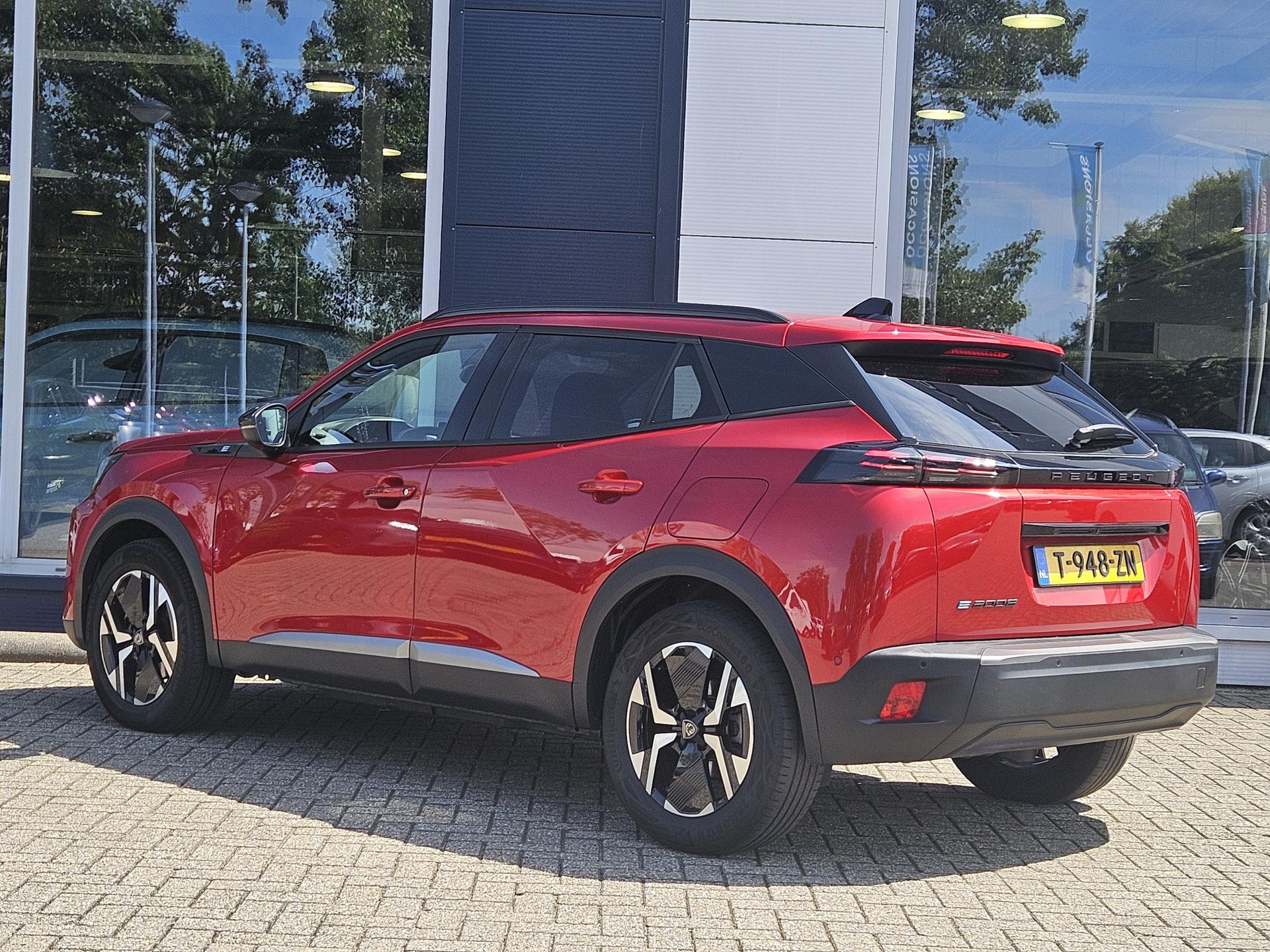 Peugeot e-2008