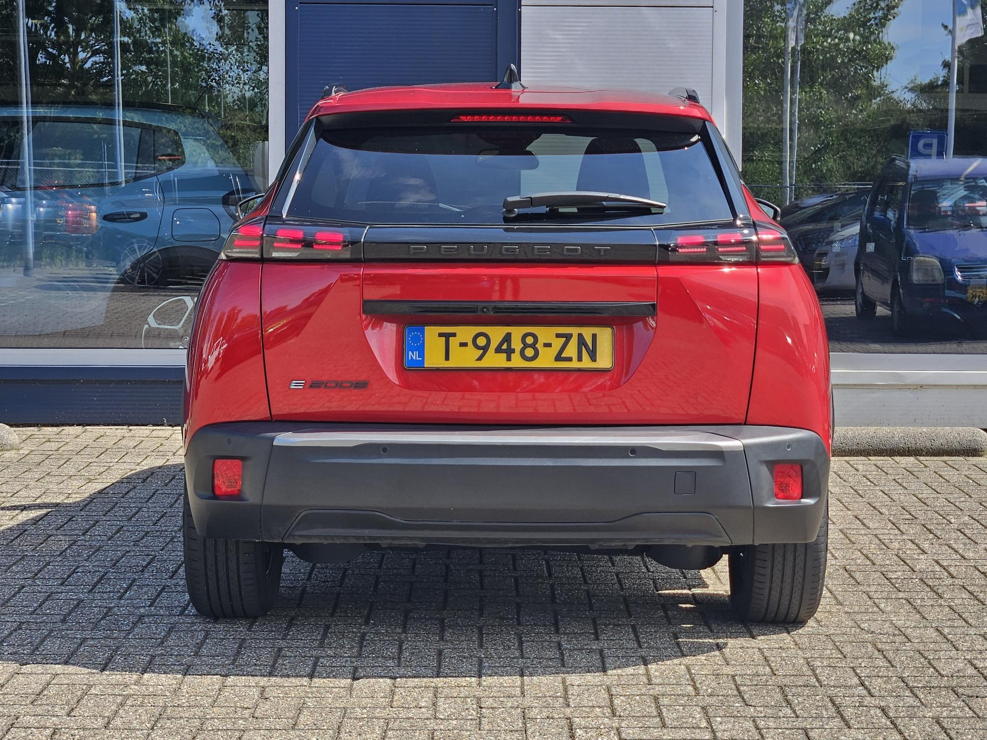 Peugeot e-2008