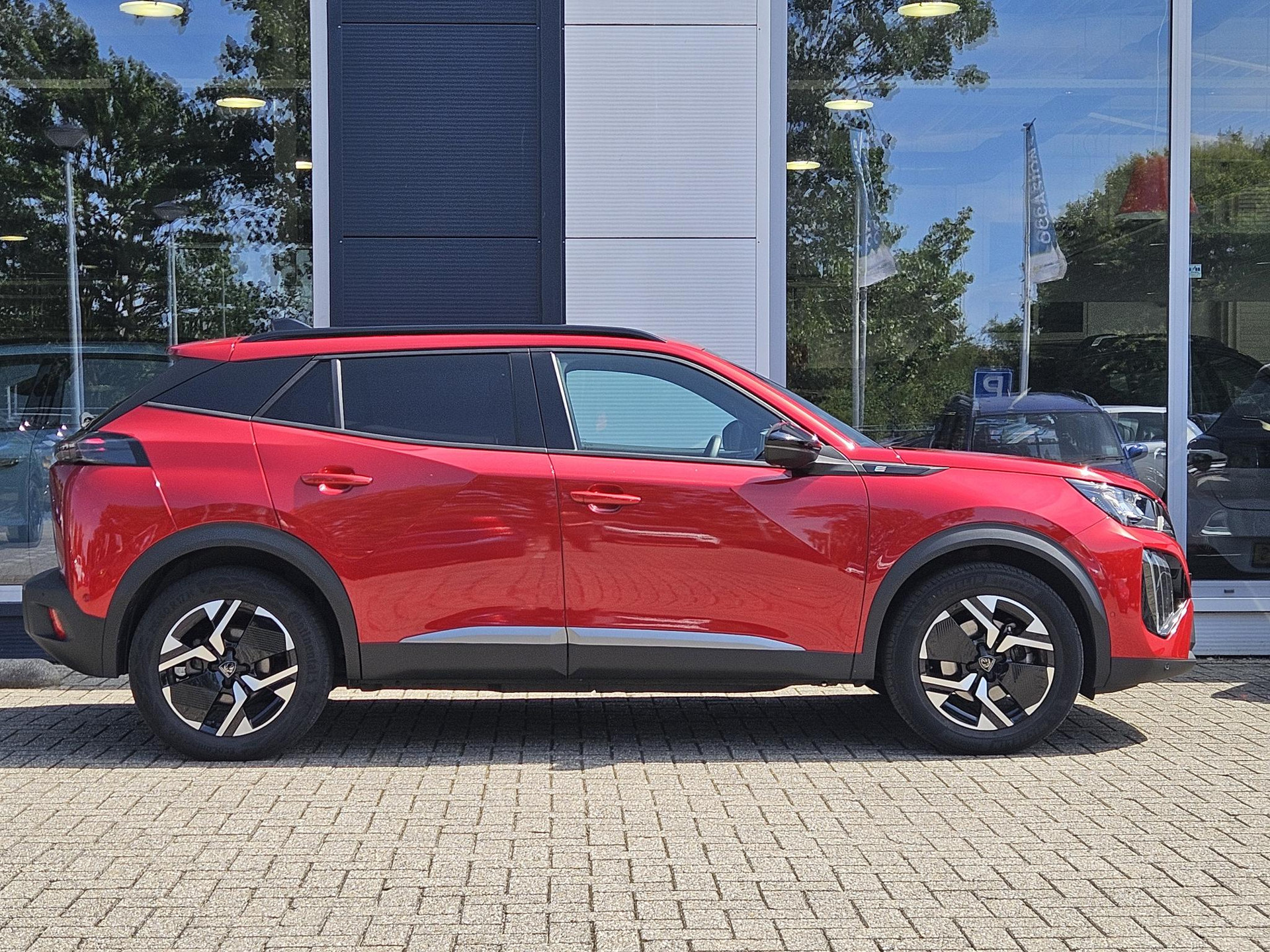 Peugeot e-2008