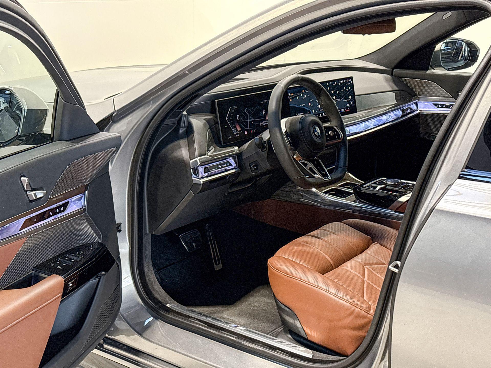 BMW i7