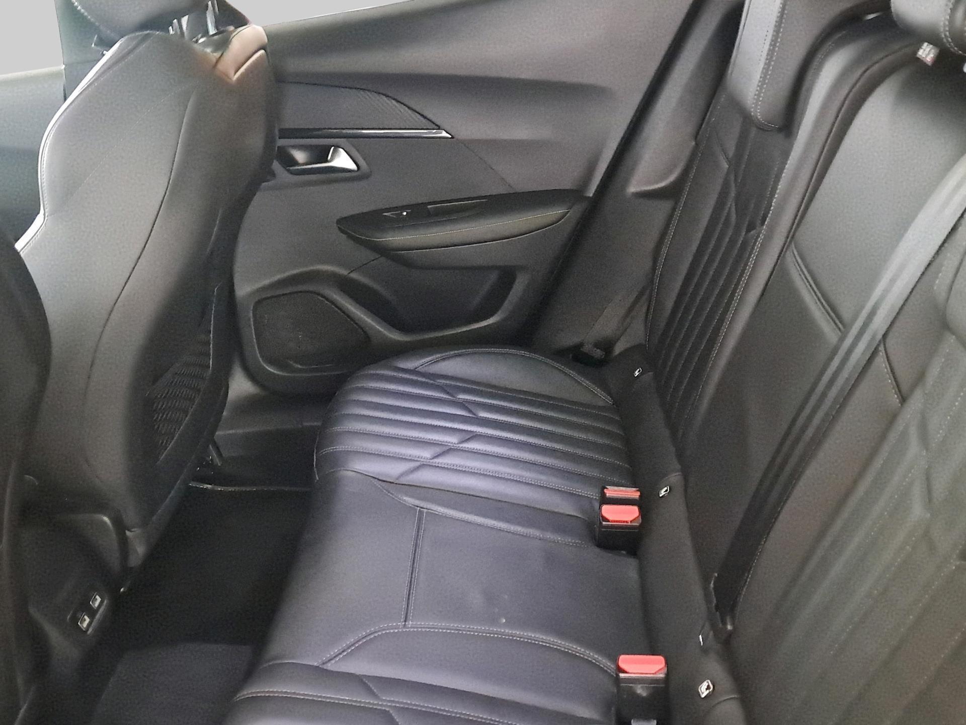Peugeot e-2008