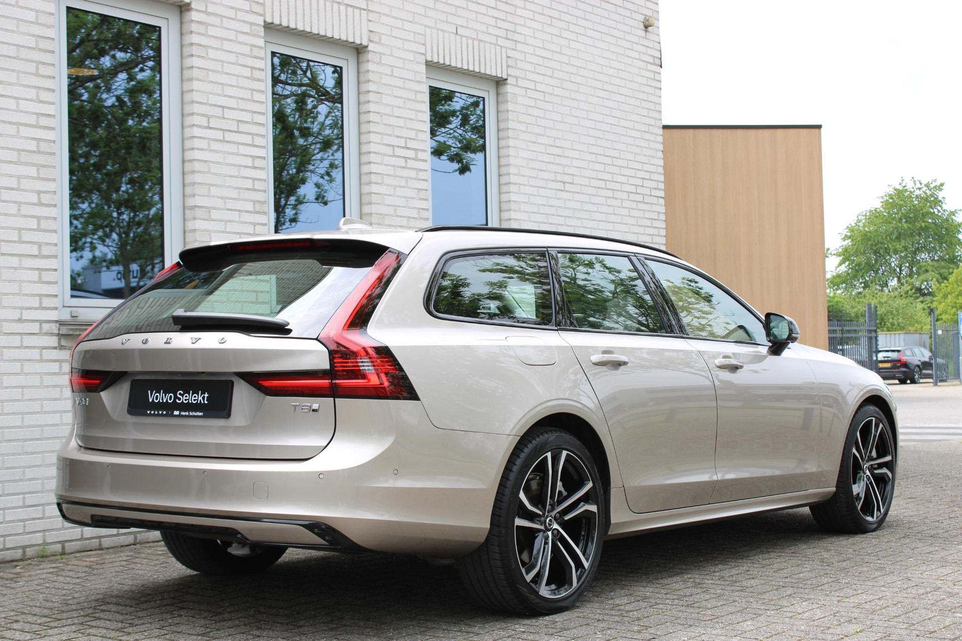Volvo V90