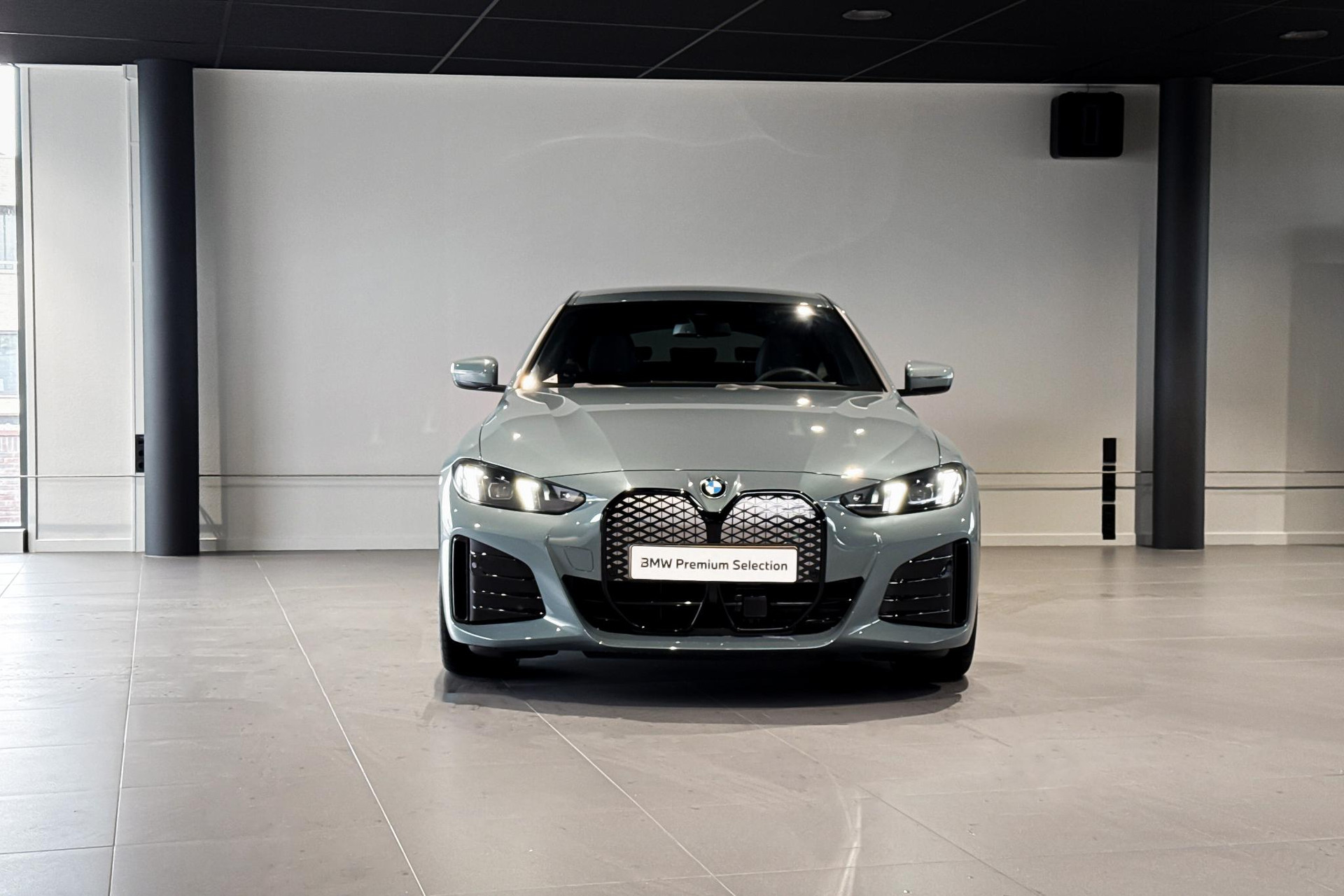 BMW i4