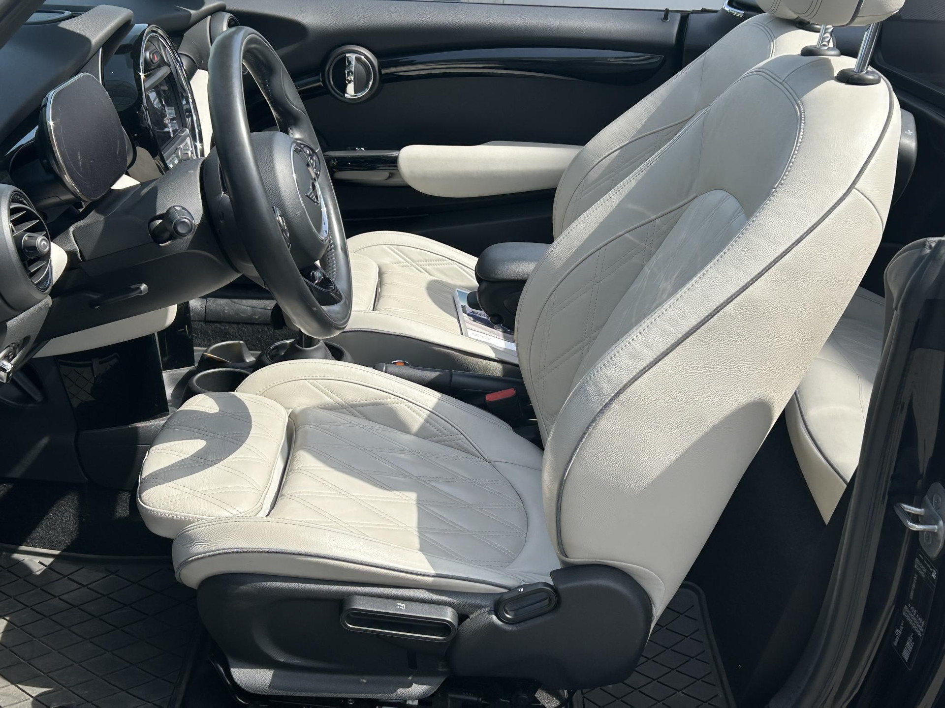 MINI Cooper Cabrio