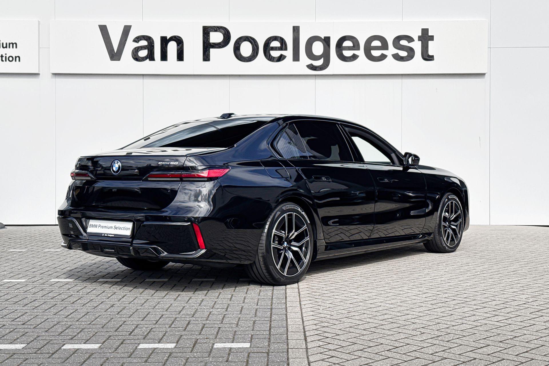 BMW i7