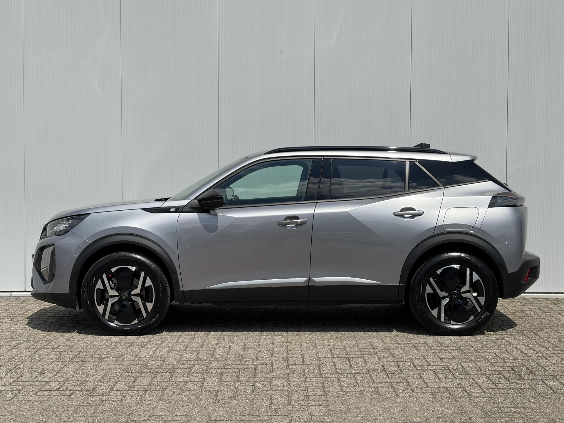Peugeot e-2008