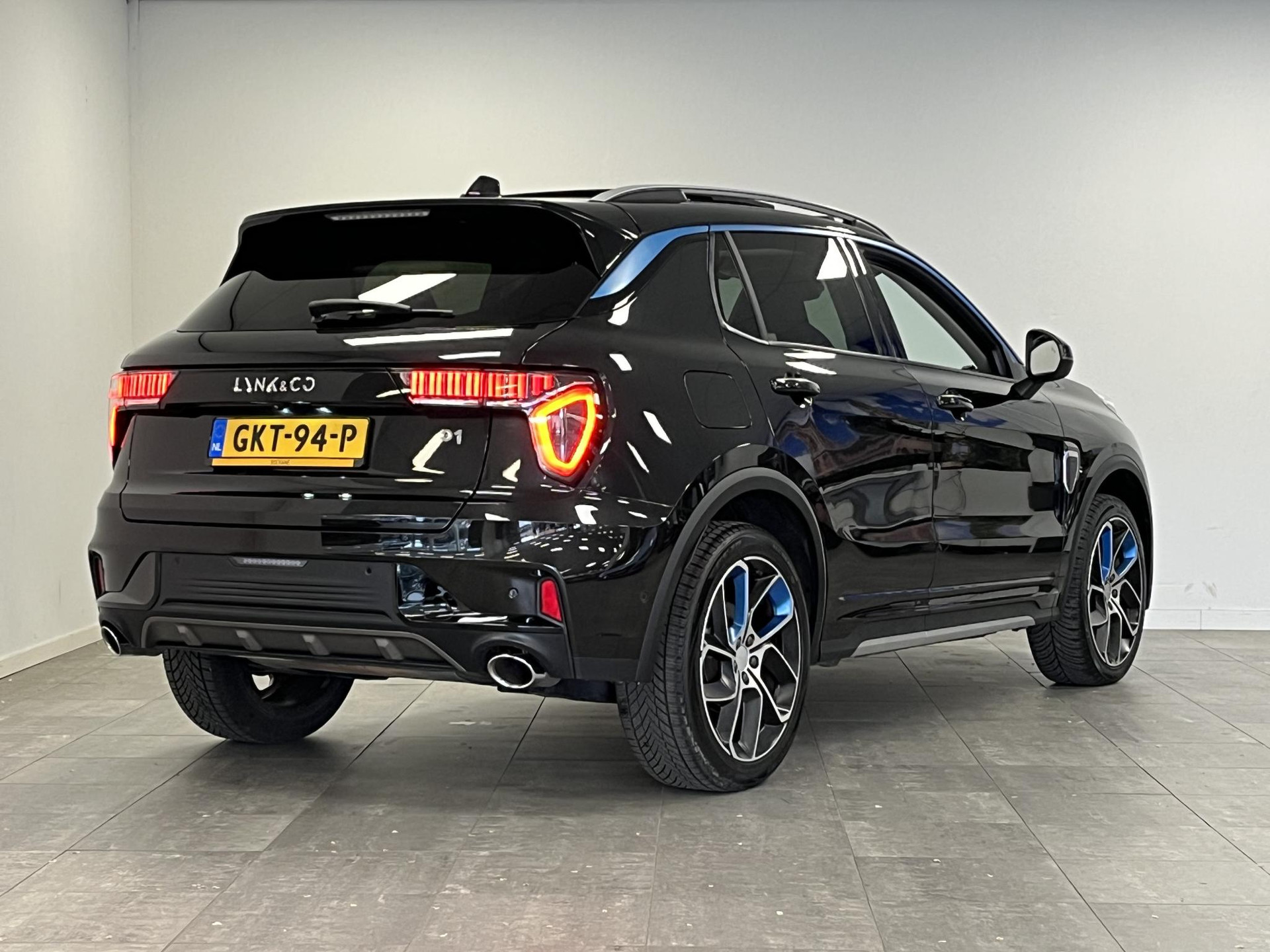 Lynk & Co 01