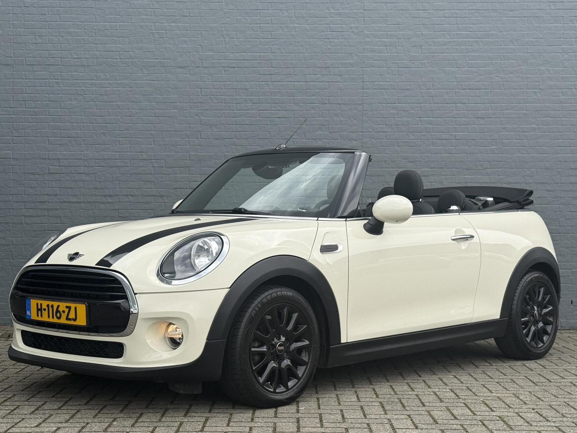 MINI Cooper Cabrio
