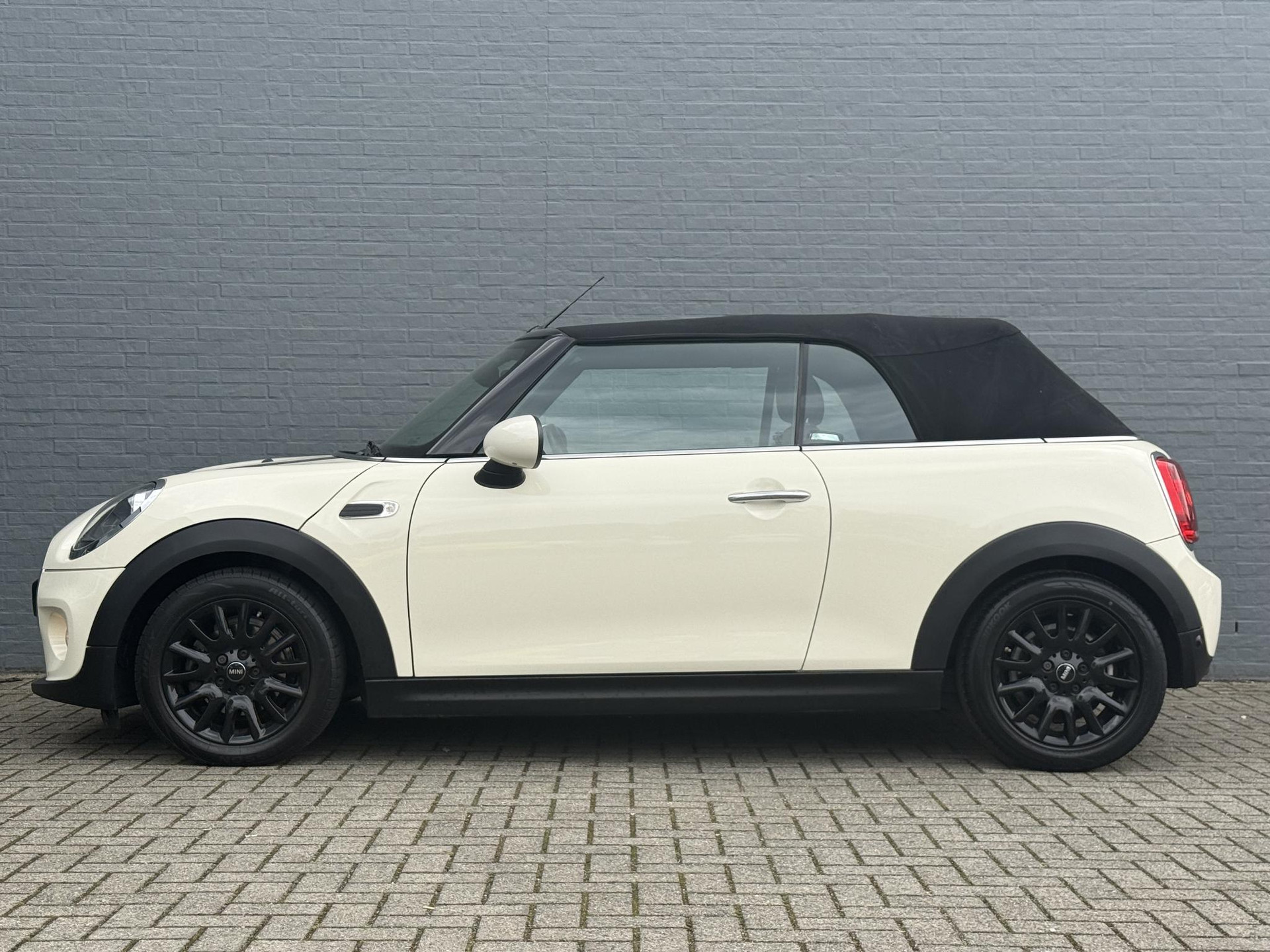 MINI Cooper Cabrio