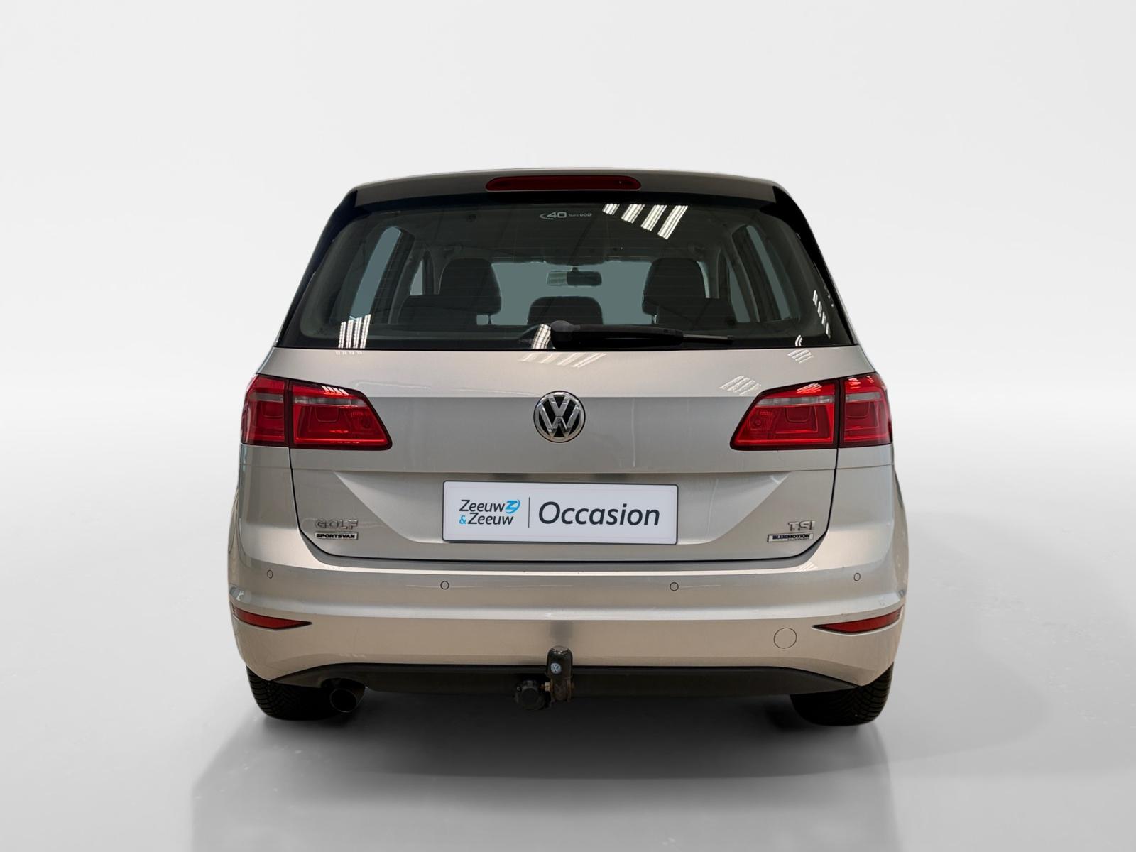 Volkswagen Golf SportsVan