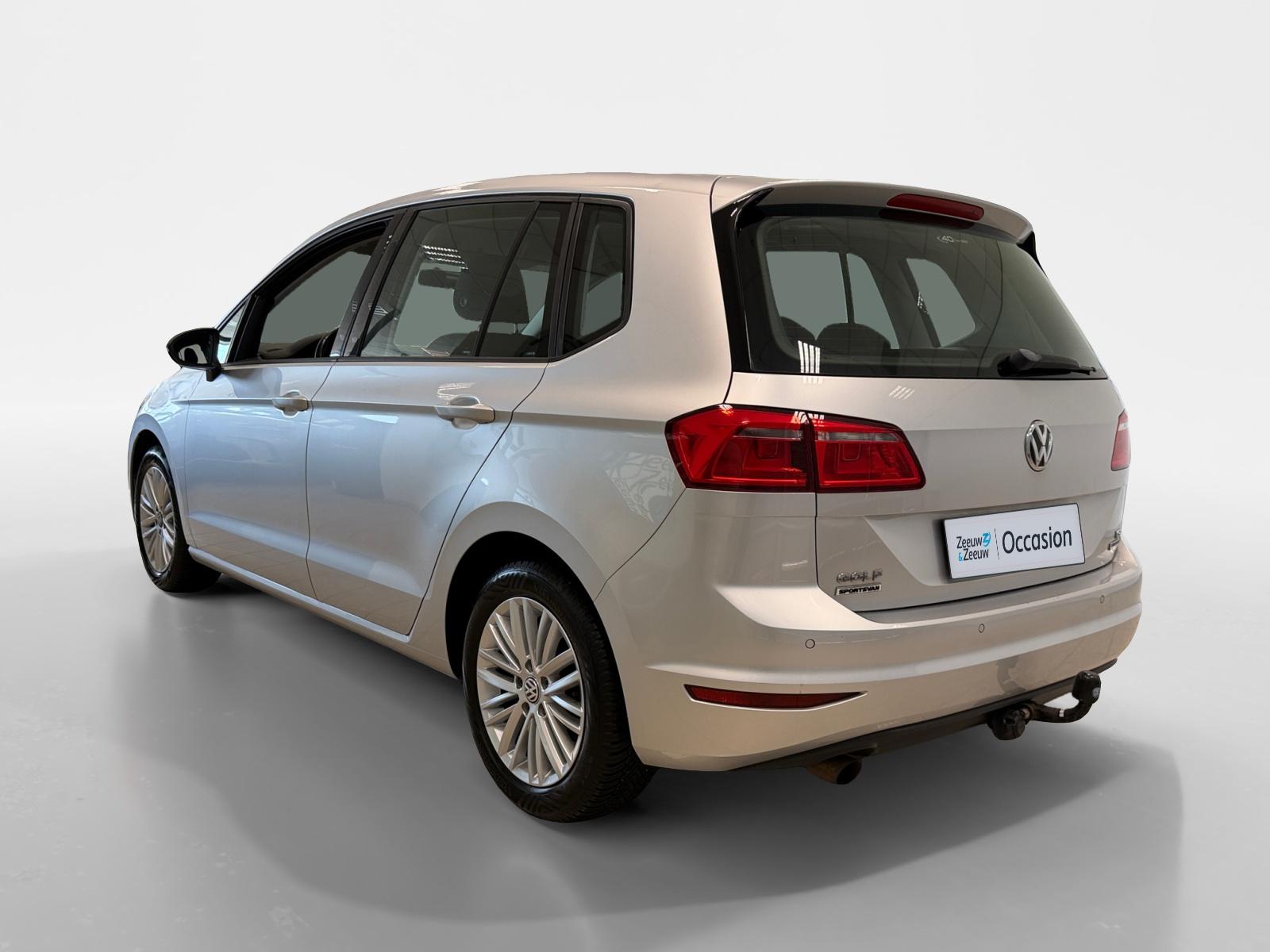 Volkswagen Golf SportsVan
