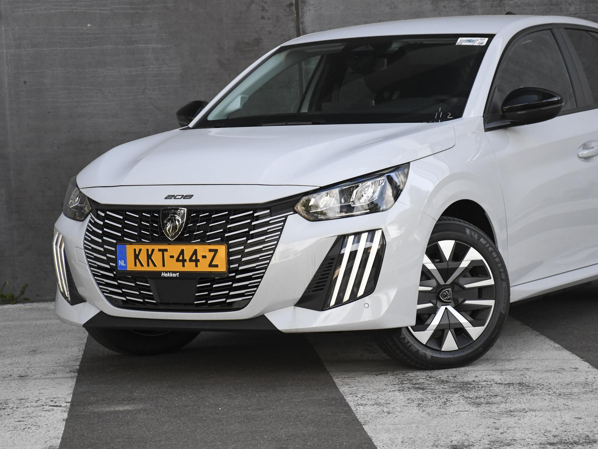 Peugeot e-208