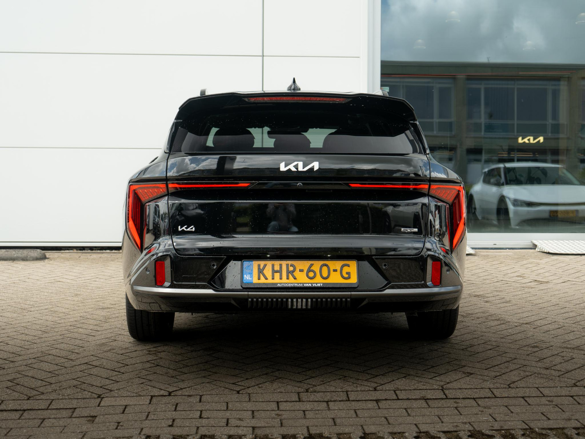 Kia K4
