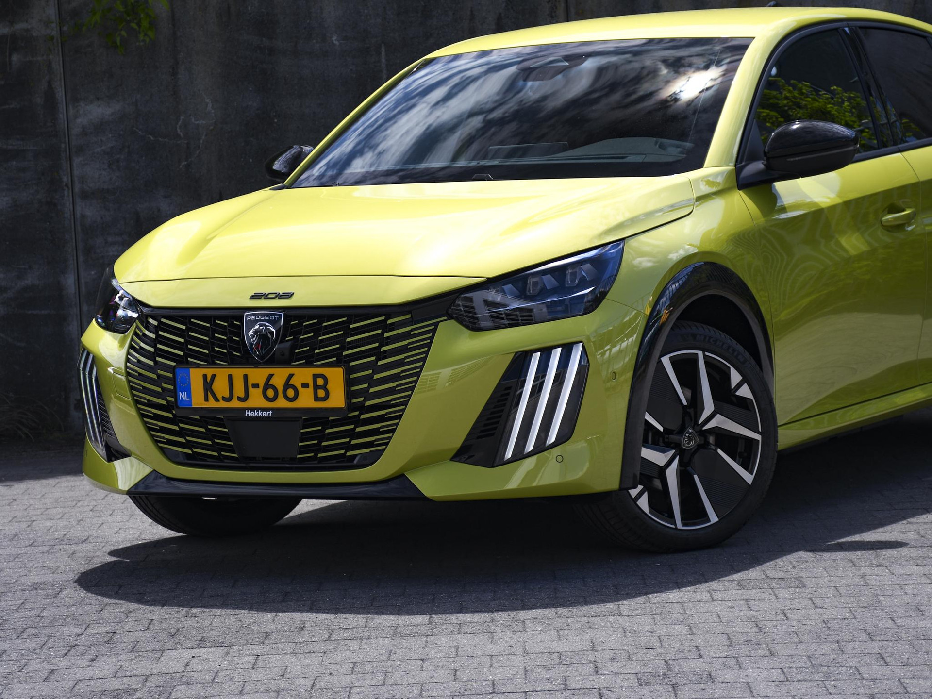 Peugeot e-208