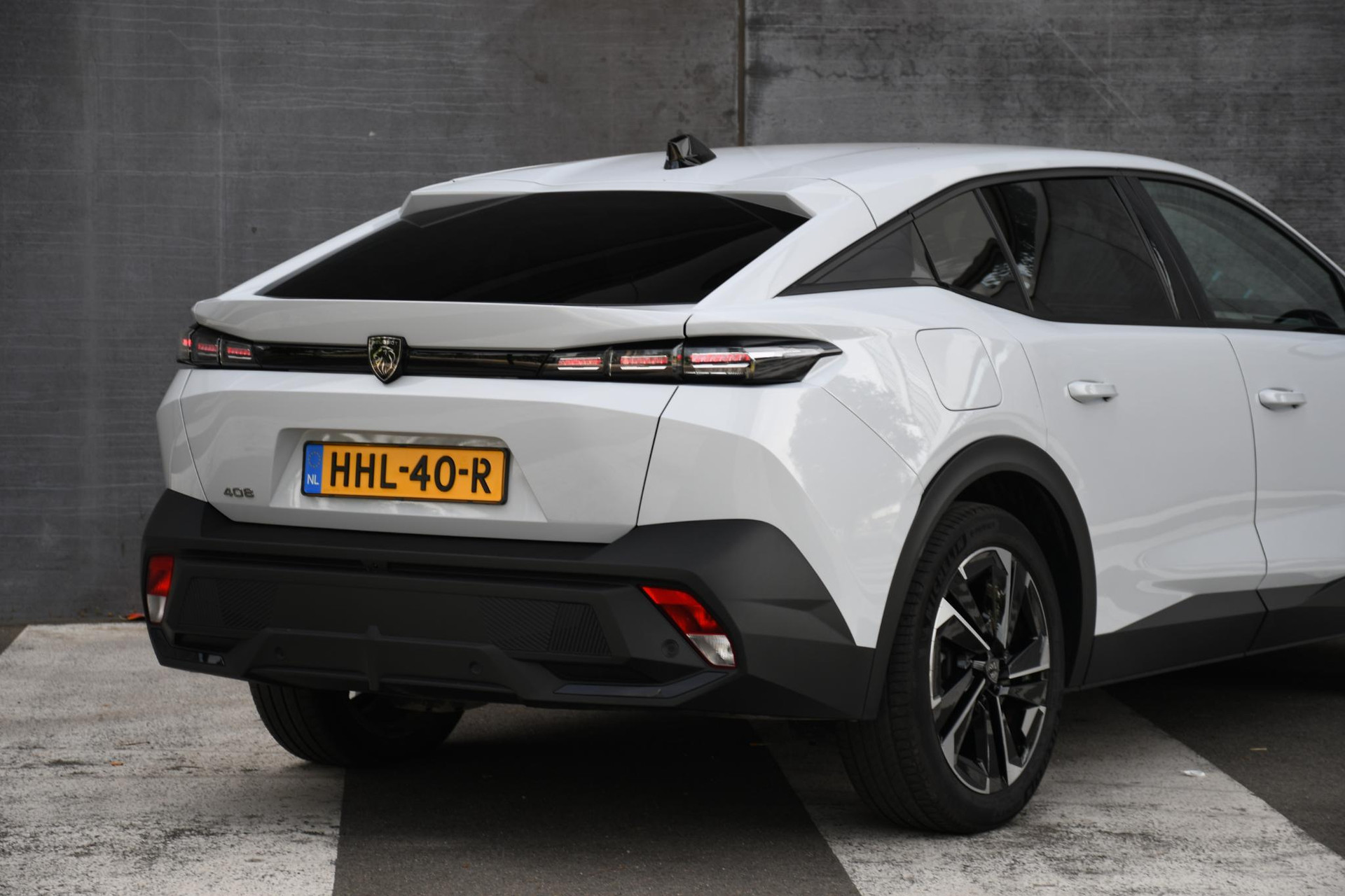 Peugeot 408