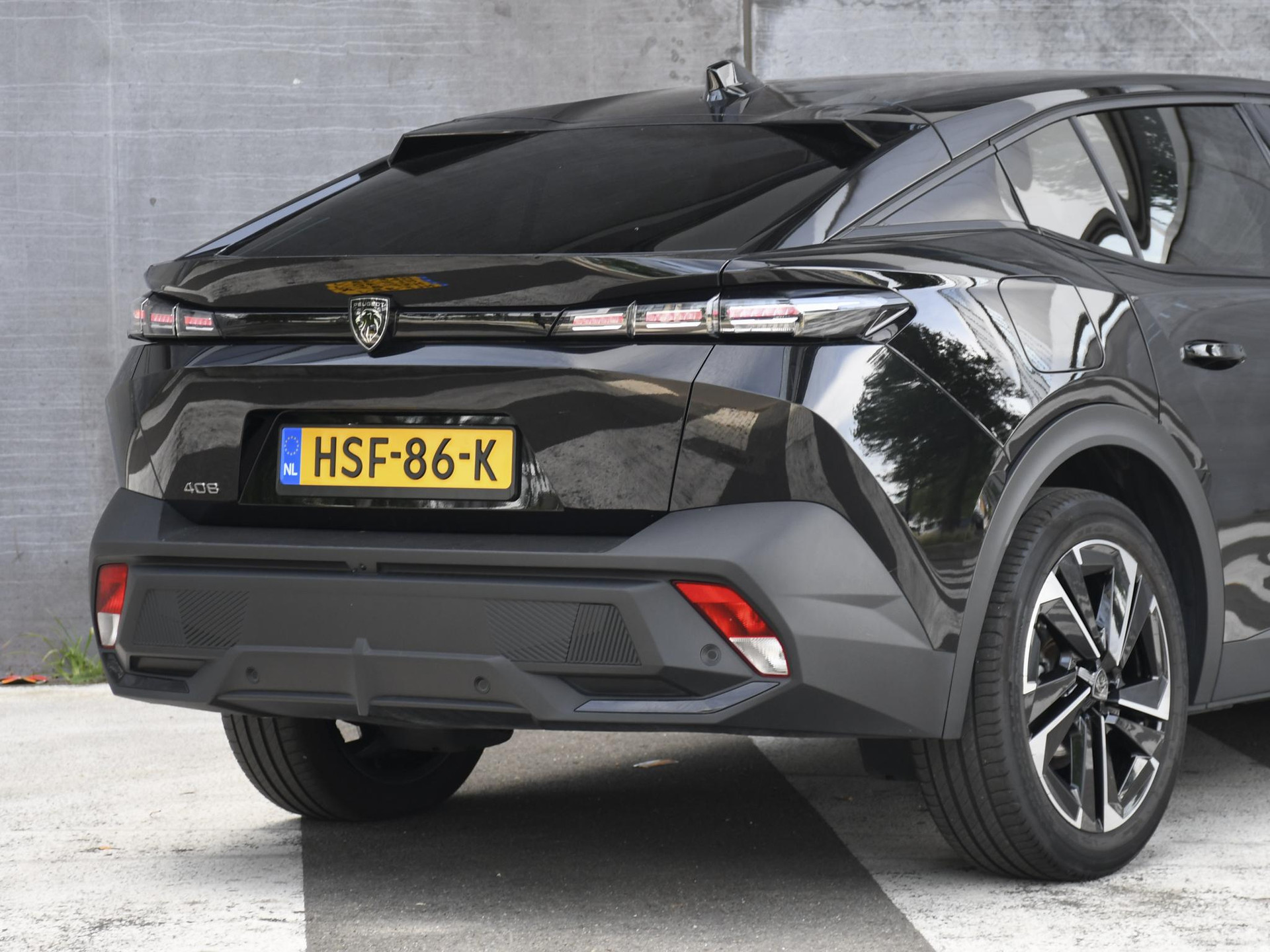 Peugeot 408