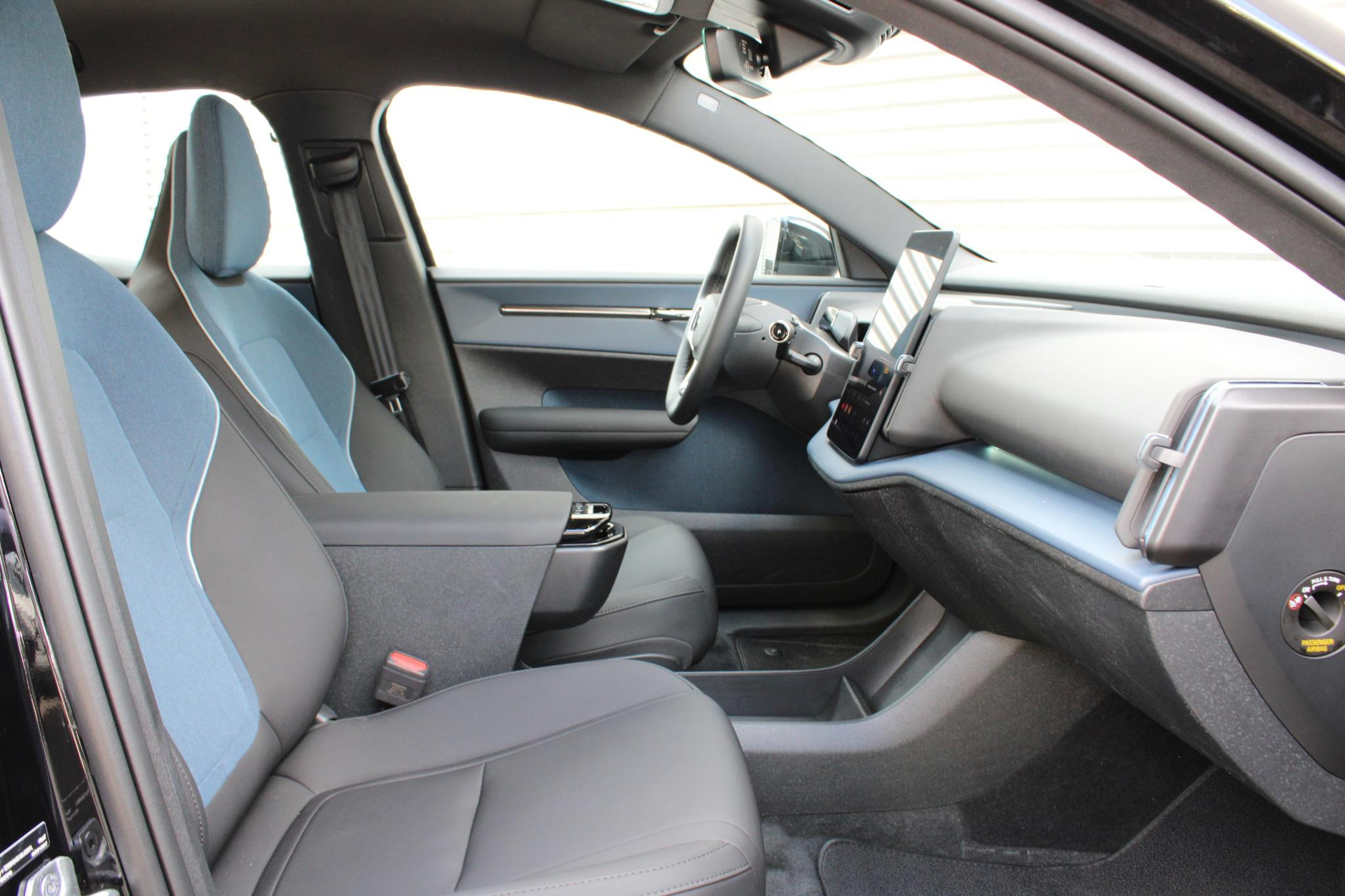 Volvo EX30