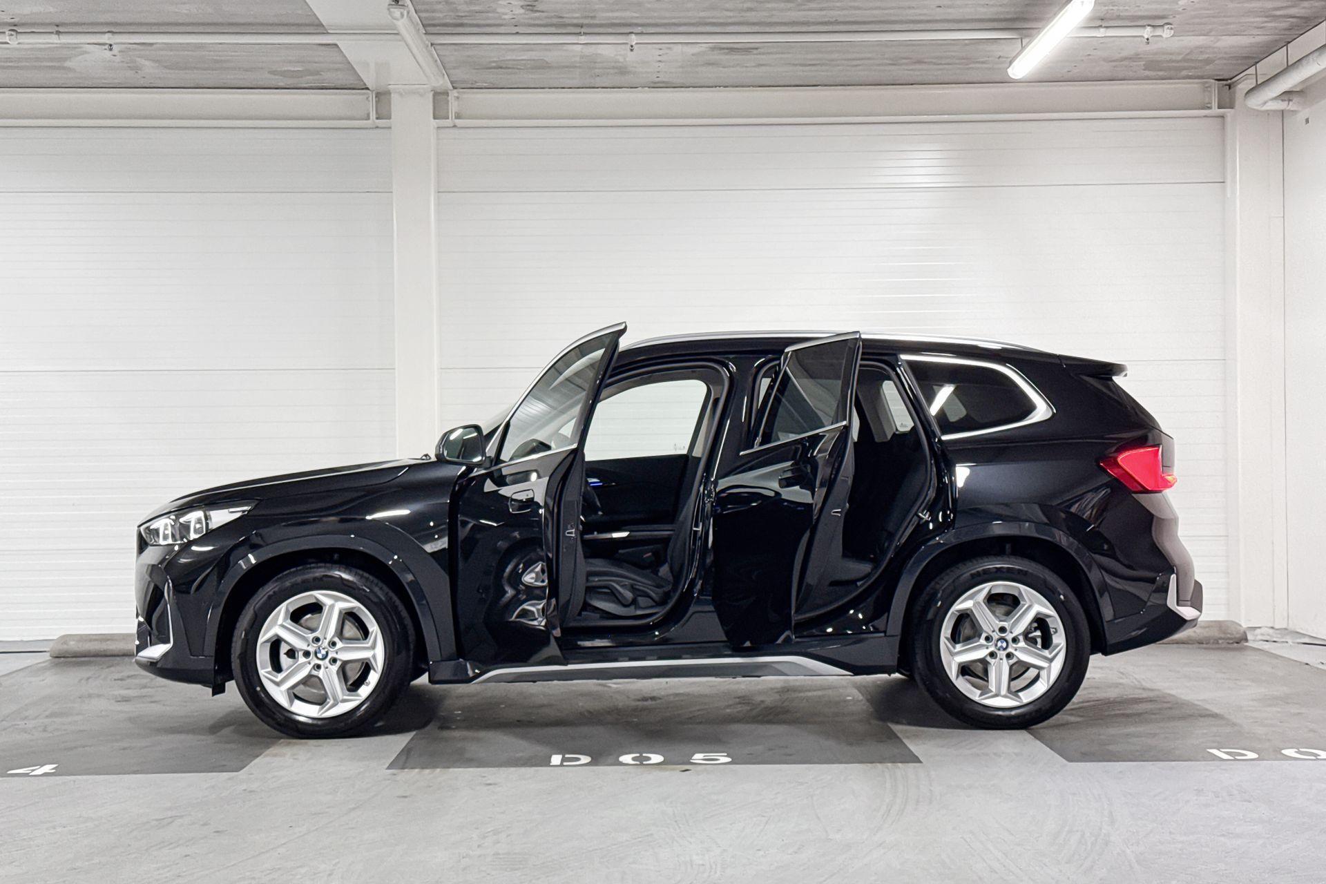 BMW iX1