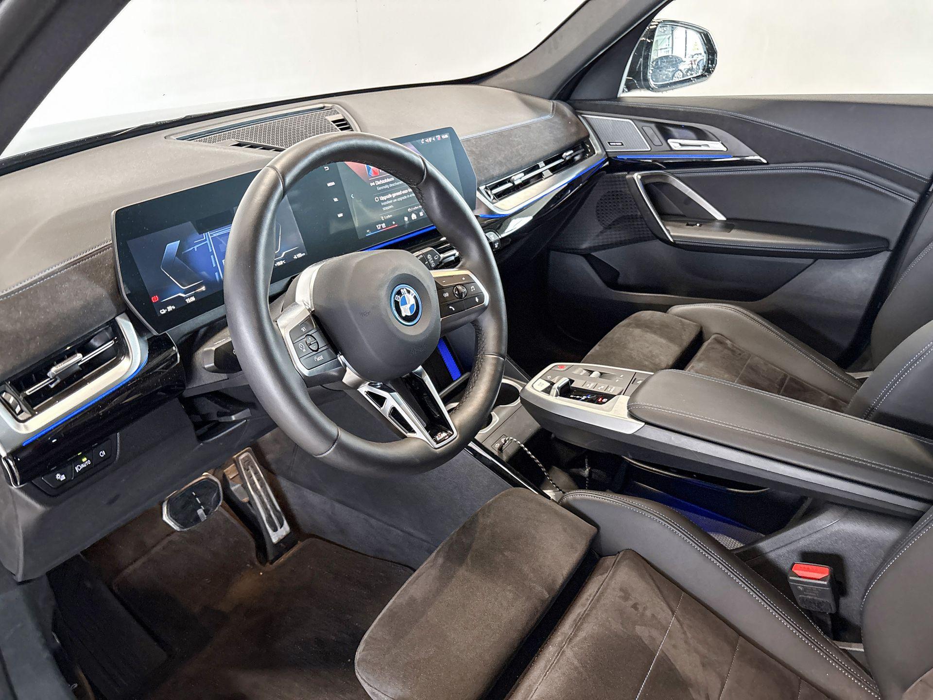 BMW iX1