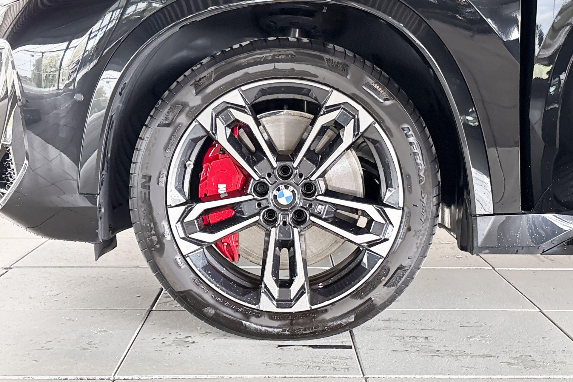 BMW iX1